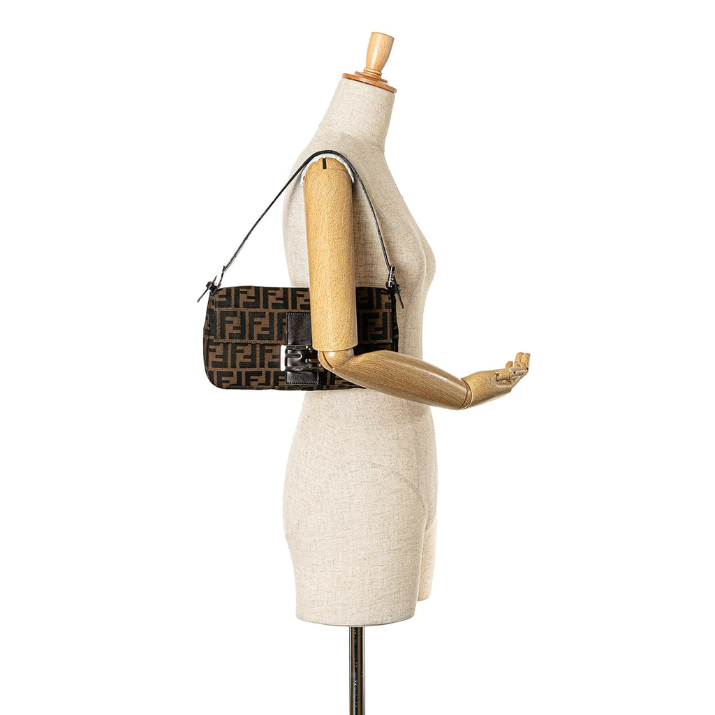 Fendi Zucca Canvas Baguette (SHG-MqP0Ux)