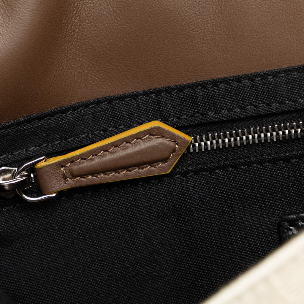 Fendi Zucca Canvas and Leather Convertible Baguette (SHG-bdoGYz)