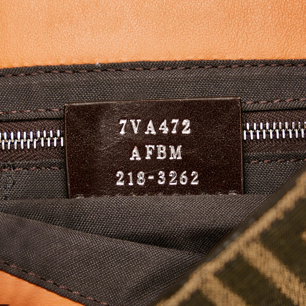 Fendi Zucca Convertible Belt Bag (SHG-AlCFzj)