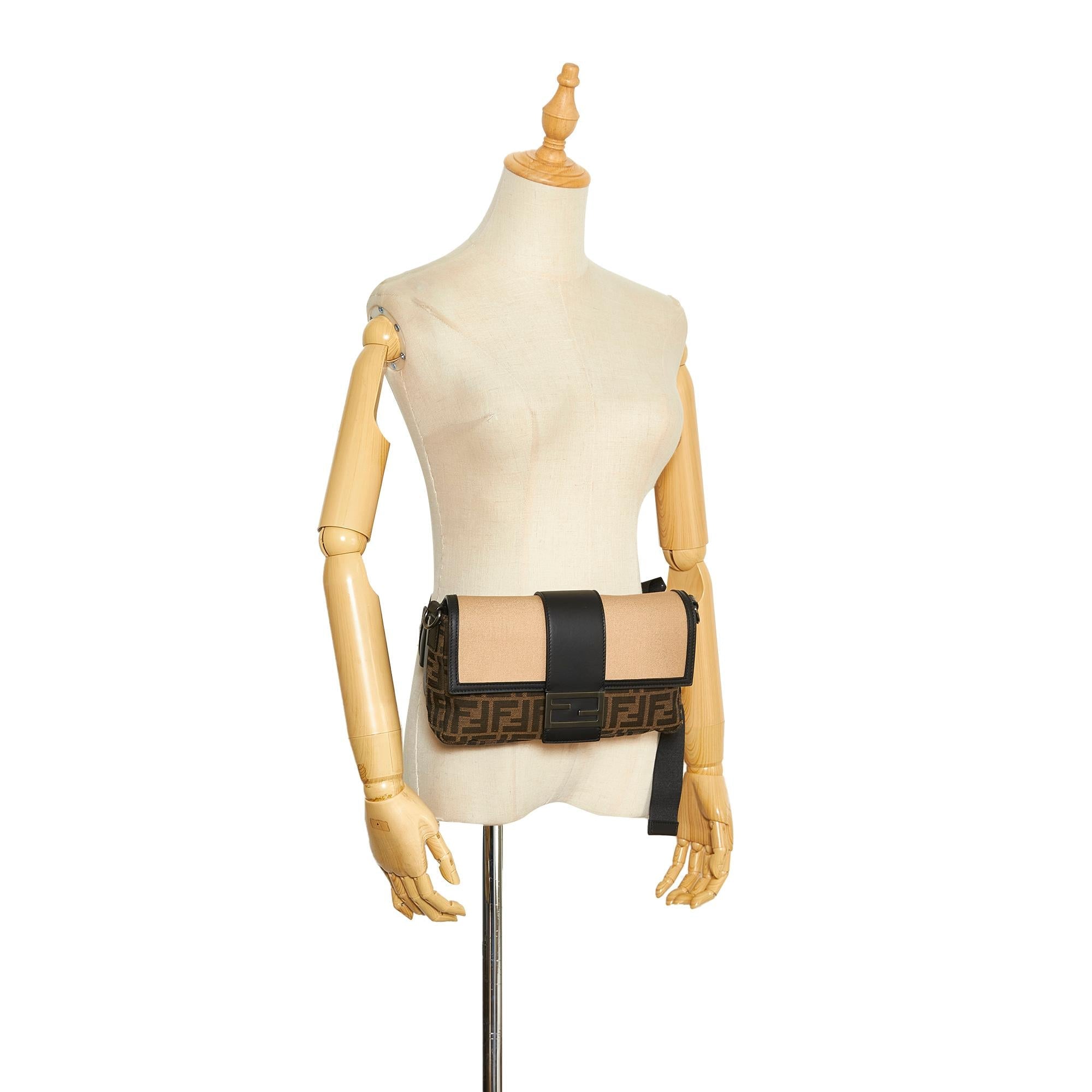Fendi Zucca Convertible Belt Bag (SHG-PqiwqL)