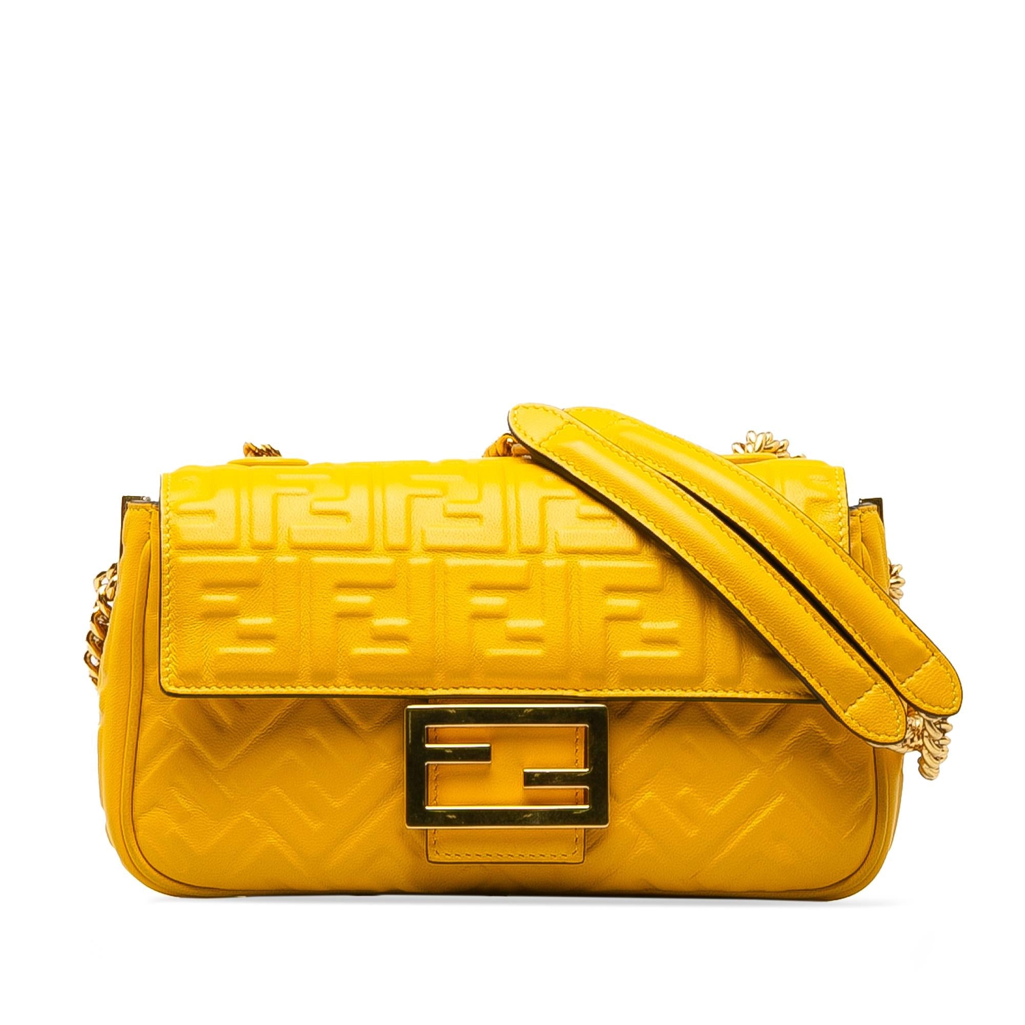 Fendi Zucca Embossed Chain Midi Baguette (SHG-0ukIAR)
