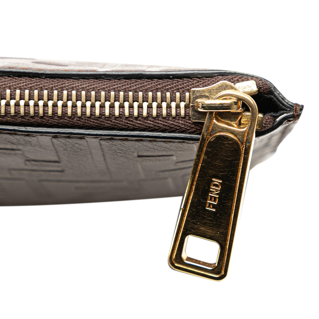 Fendi Zucca Embossed Zip Pouch (SHG-pMFnGr)