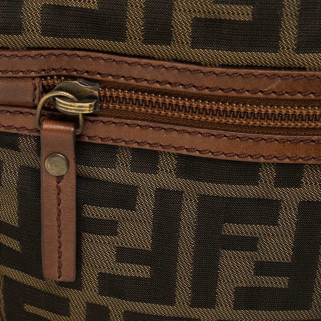 Fendi Zucca Canvas Zip Messenger (SHF-atYduB)