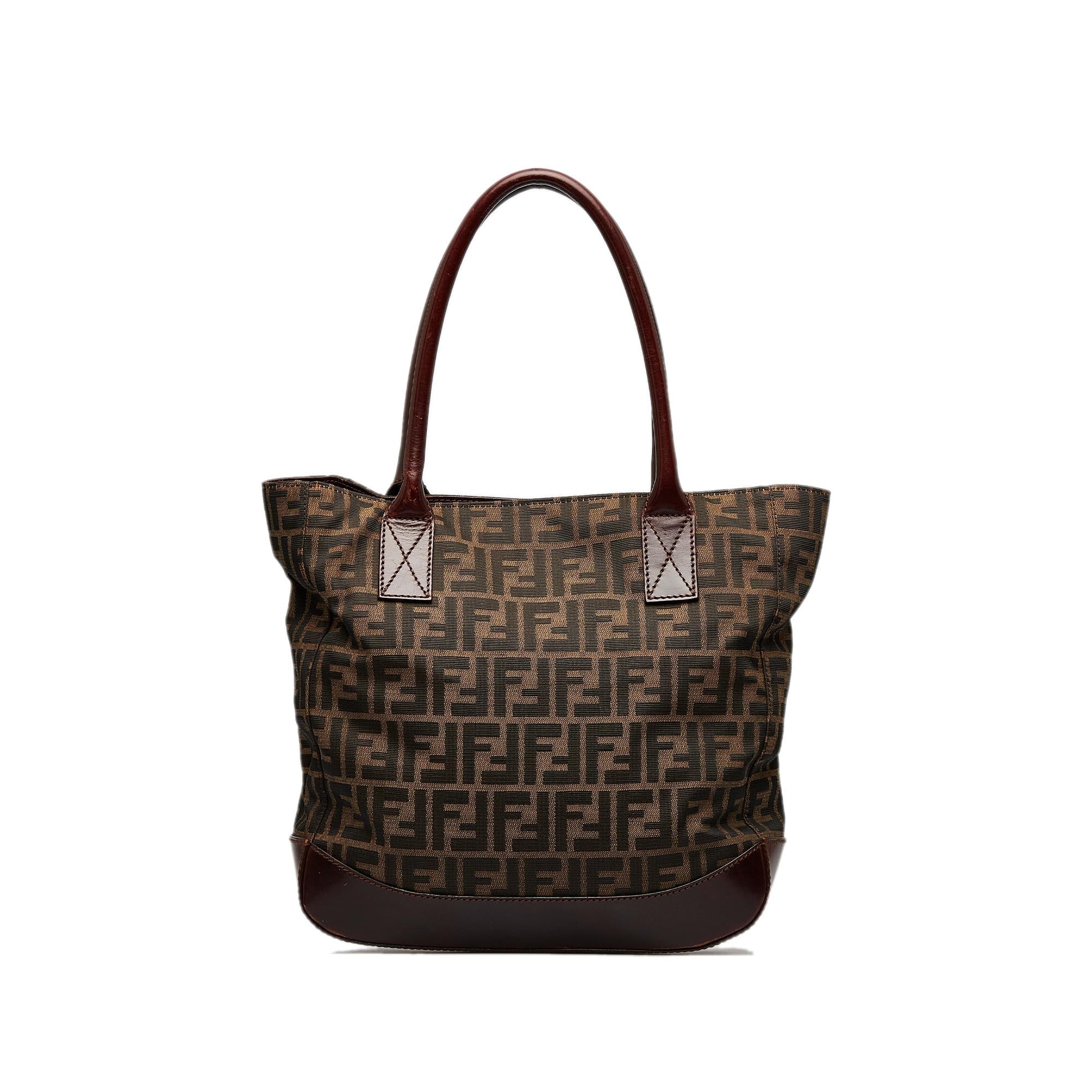 Fendi Zucca Tote (SHG-EXy5Rn)