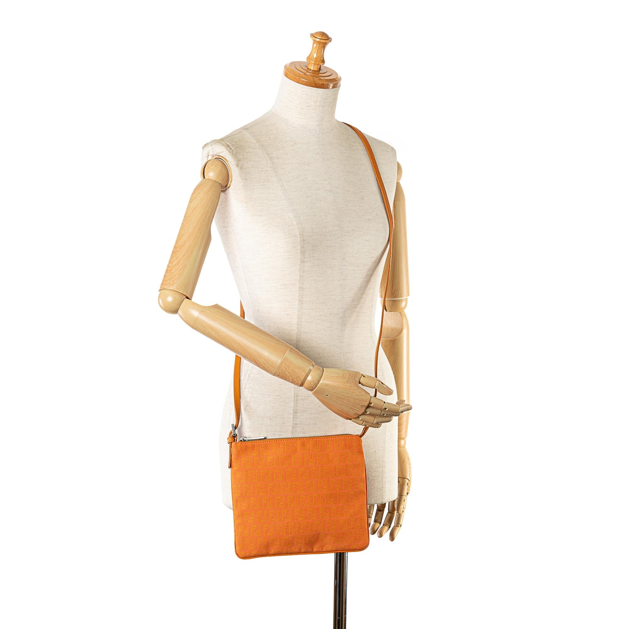 Fendi Zucchino Canvas Crossbody (SHG-JcMzSD)