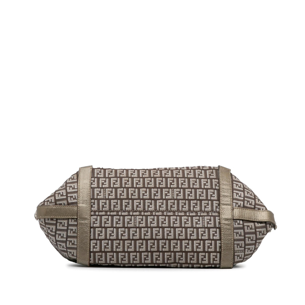 Fendi Zucchino Canvas Shoulder Bag (SHG-cQlAHb)
