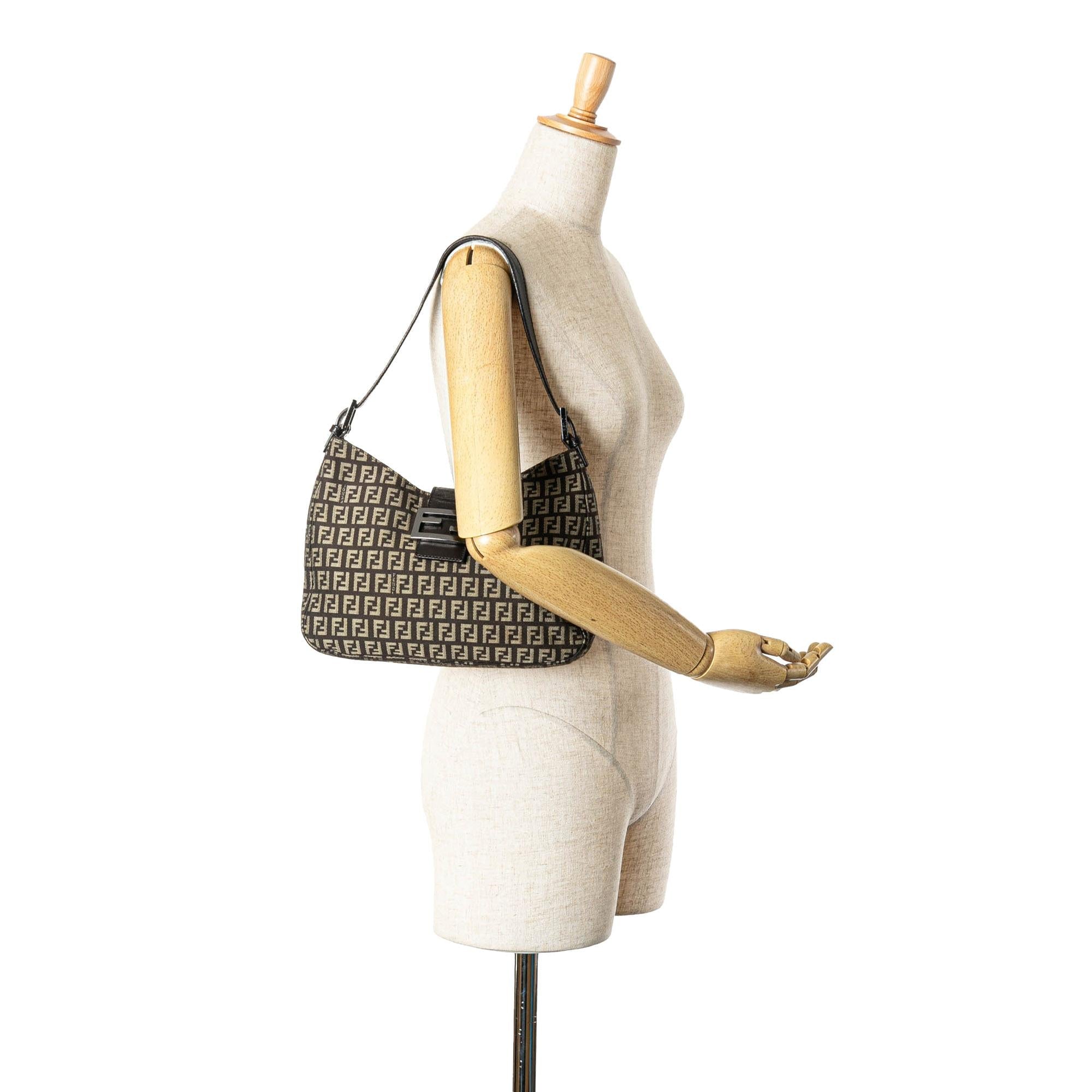 Fendi Zucchino Canvas Shoulder Bag (SHG-Wd0jWV)