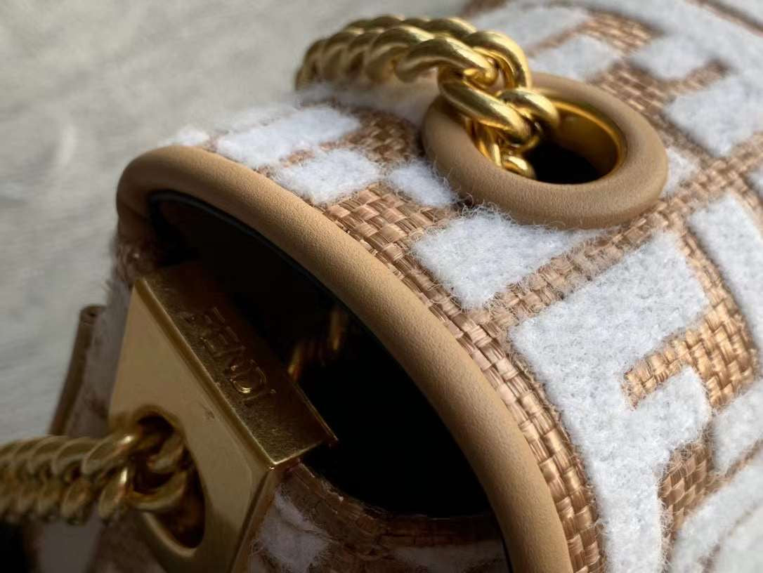 حقيبة باجيت متوسطة من بندي WB001413