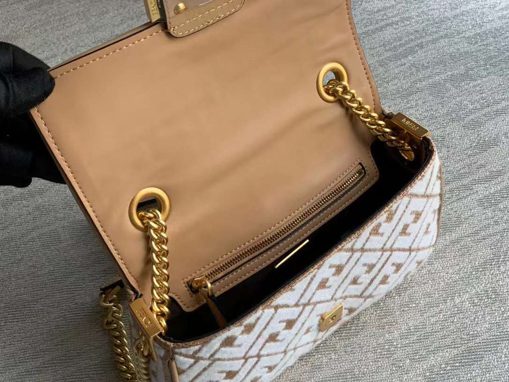 حقيبة باجيت متوسطة من بندي WB001413