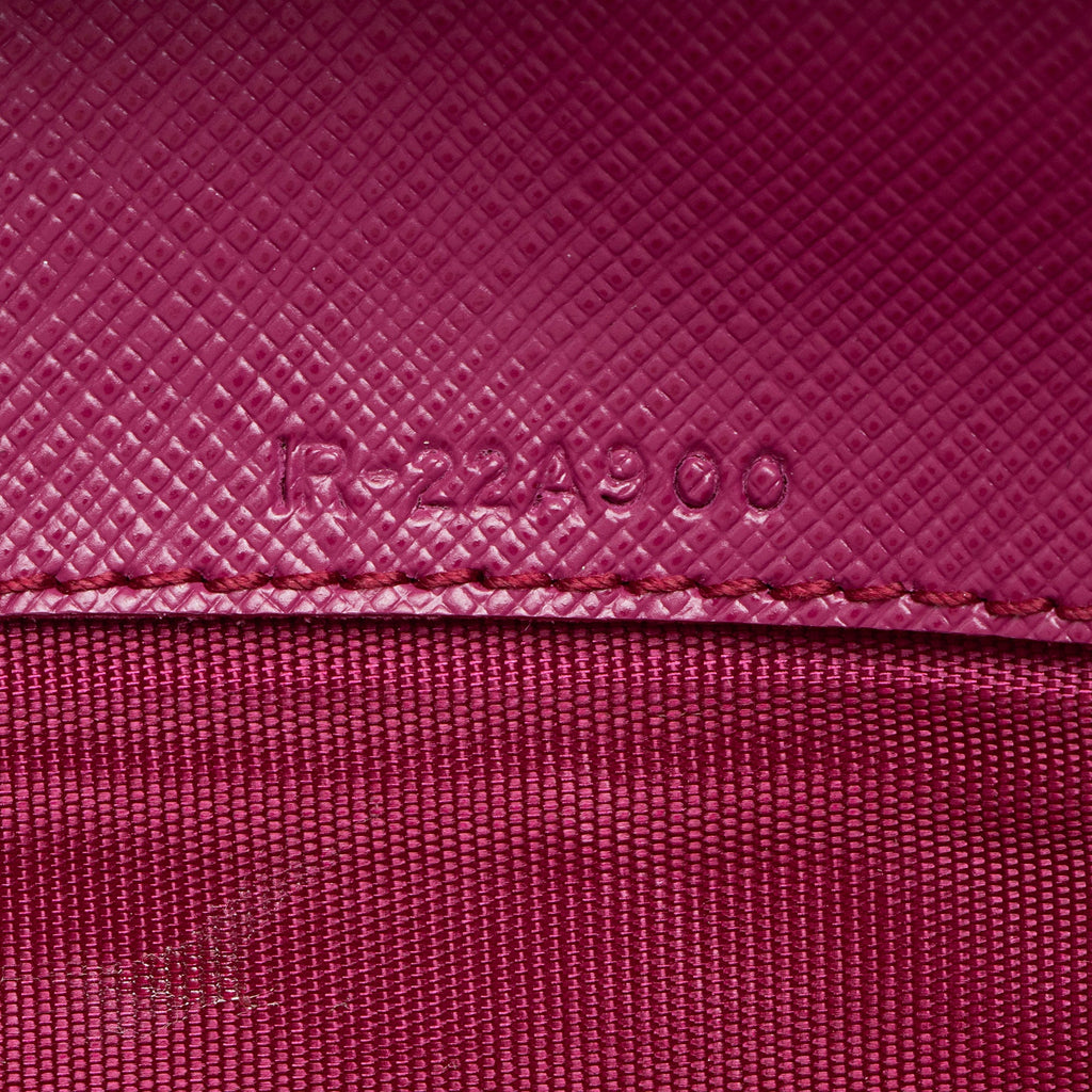 Ferragamo Saffiano Miss Vara Bow Continental Wallet