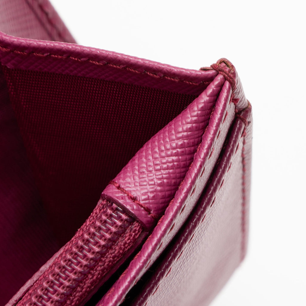 Ferragamo Saffiano Miss Vara Bow Continental Wallet