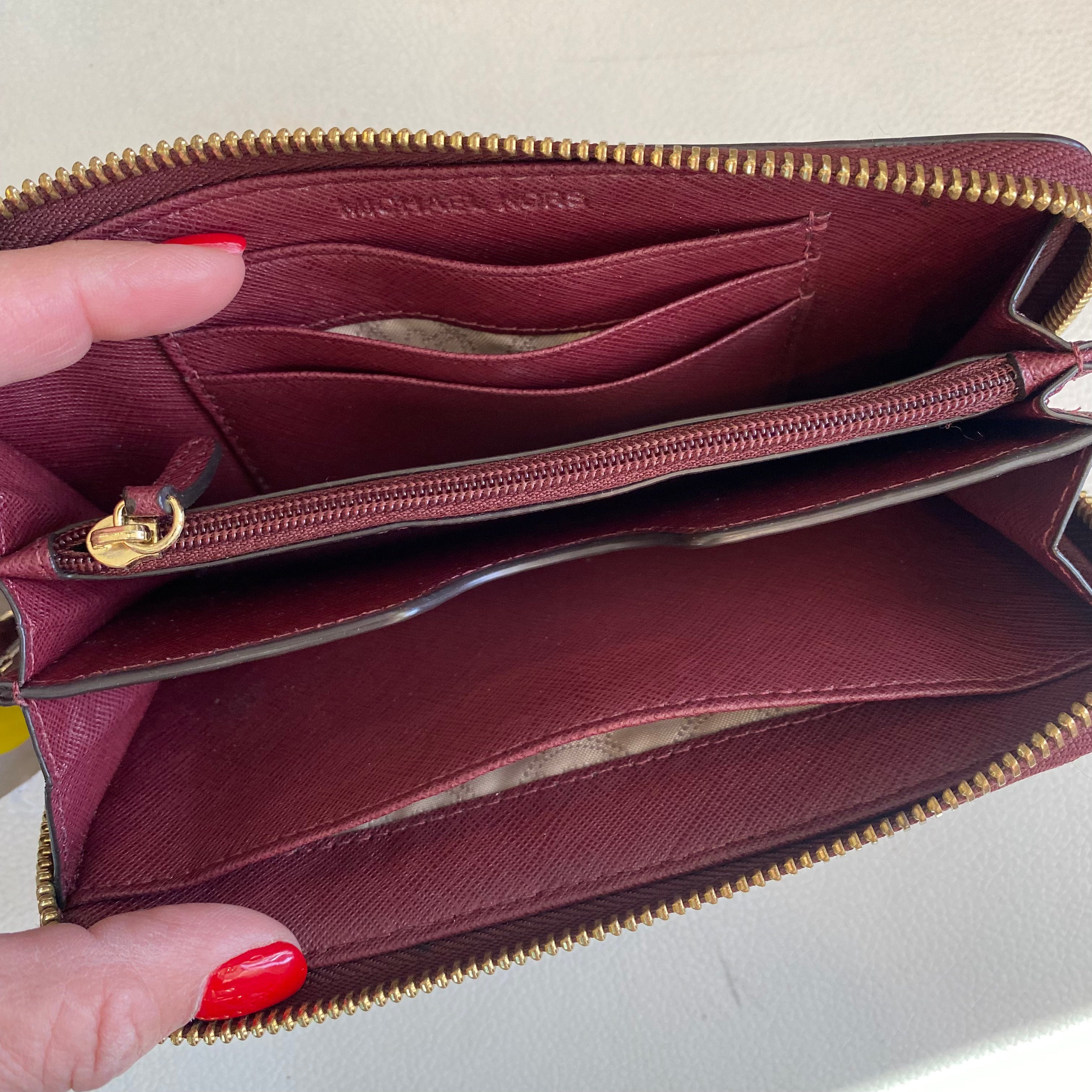 MICHAEL KORS Jet Set Continental Zip Around Leather Burgandy Wristlet