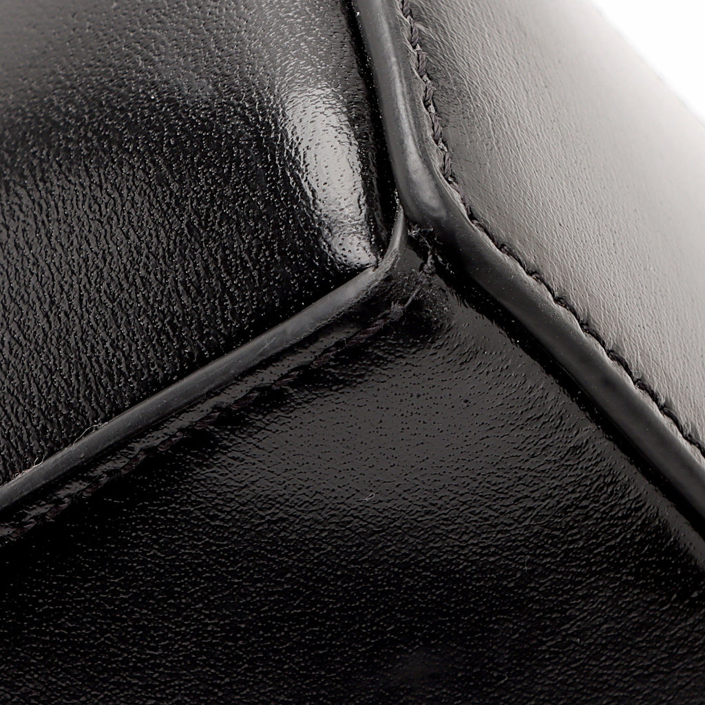 Givenchy Calfskin Cut Out Mini G Cube Chain Bag (SHF-AOJysH)