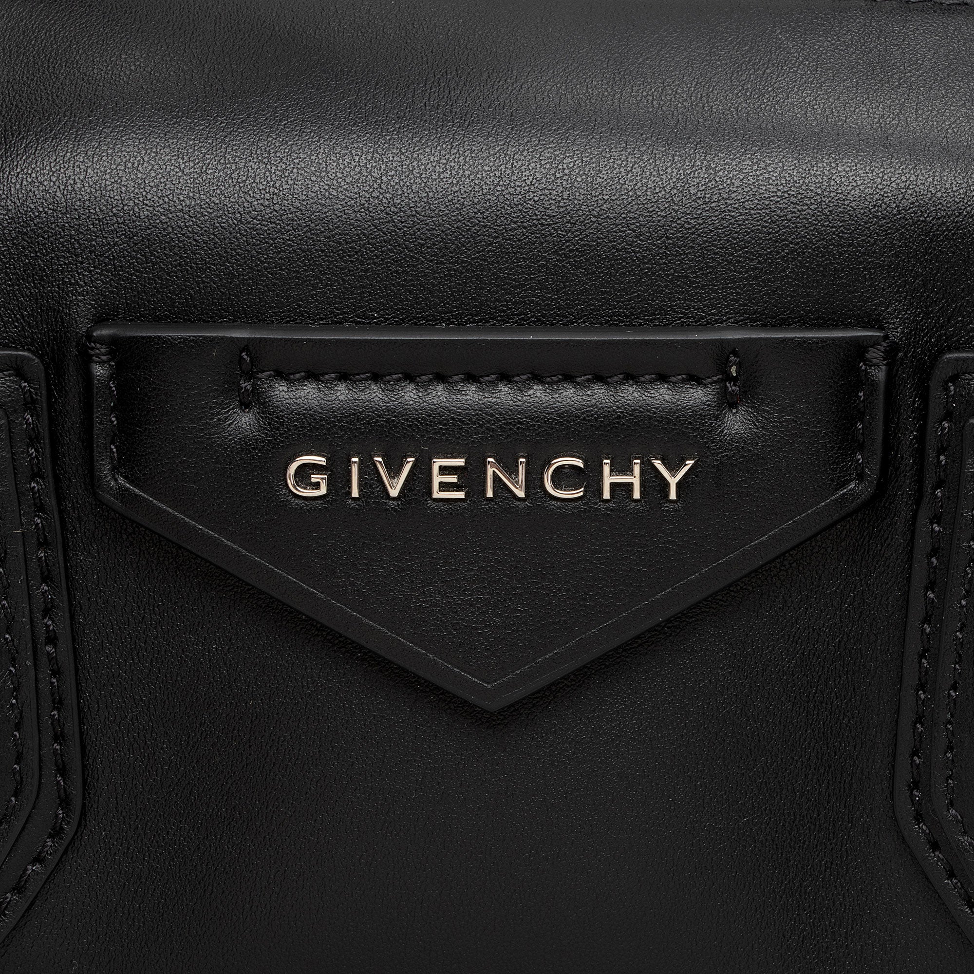 Givenchy Calfskin Soft Antigona Small Satchel (SHF-eM4ufa)