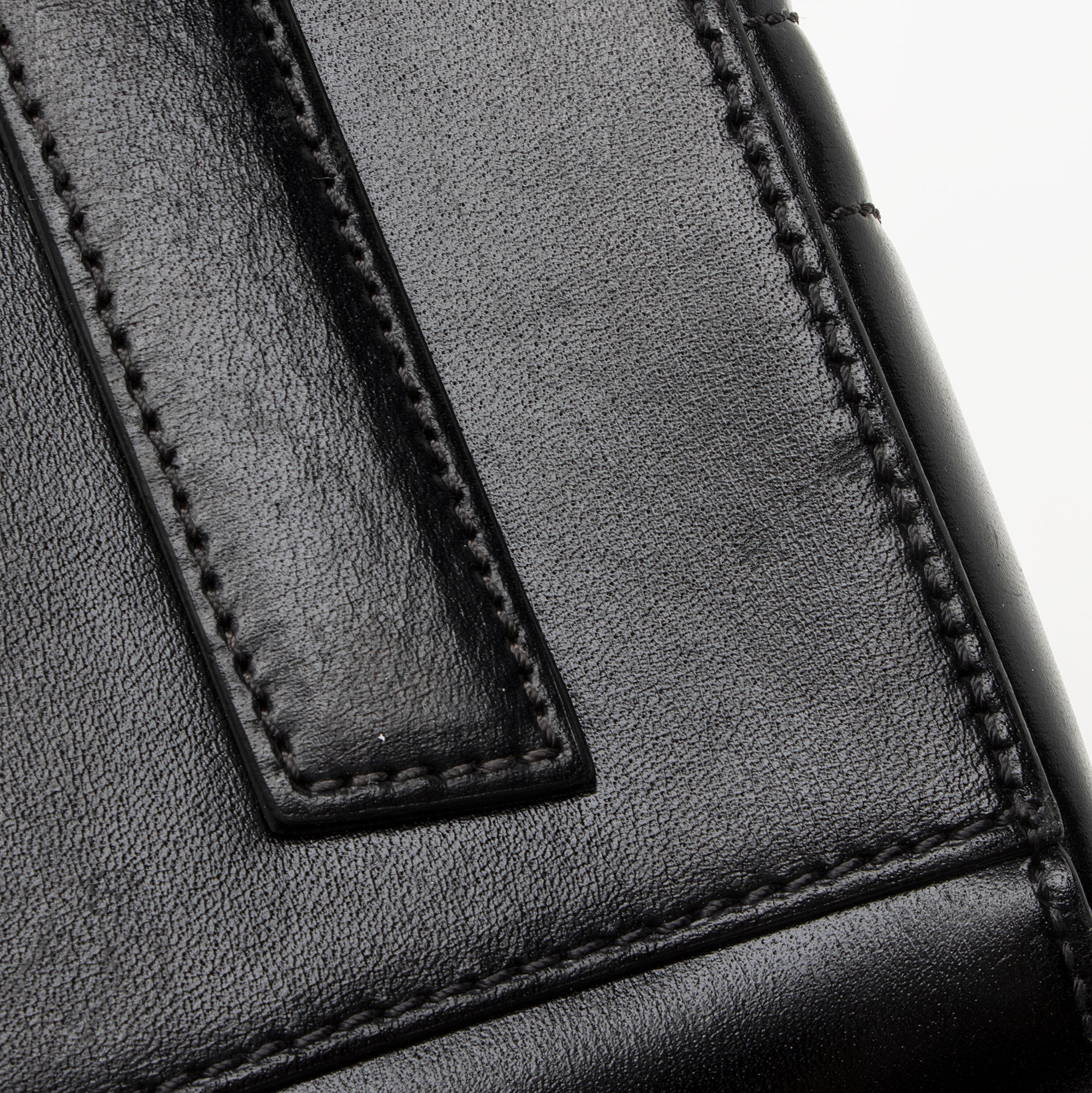 Givenchy Smooth Calfskin Antigona Small Satchel (SHF-22163)