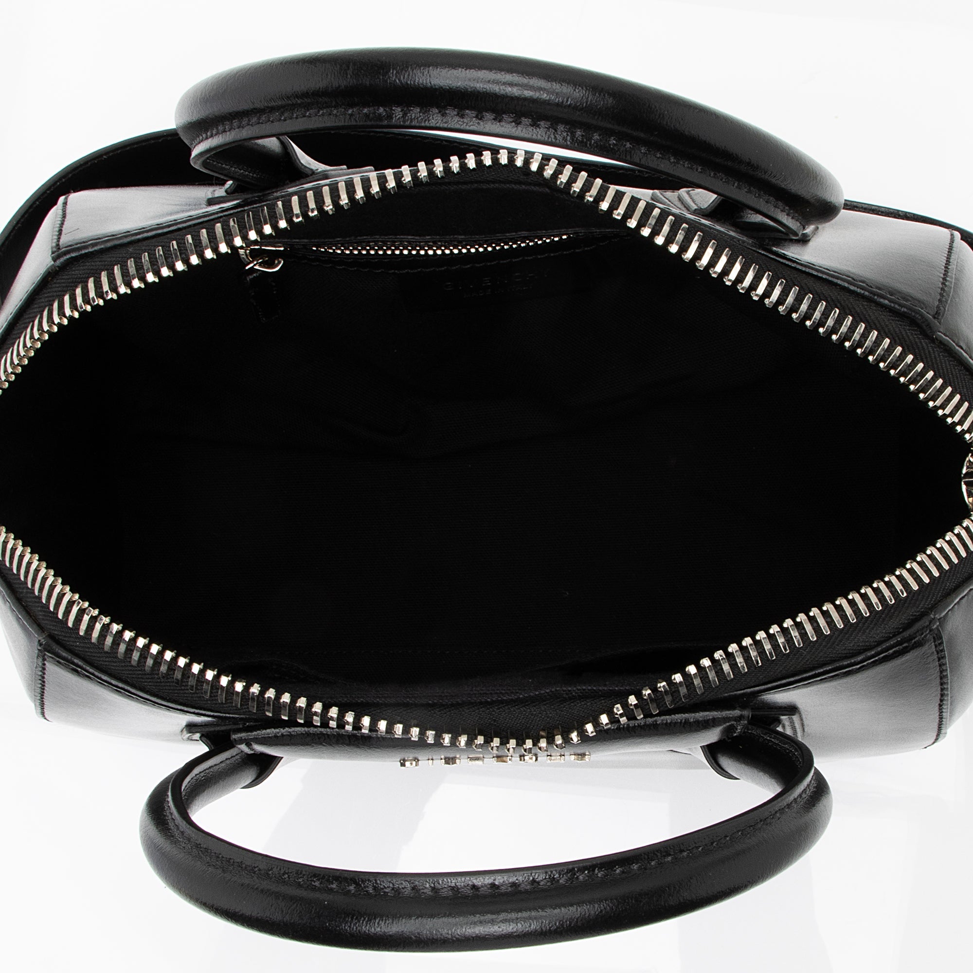 Givenchy Smooth Calfskin Antigona Small Satchel (SHF-23204)