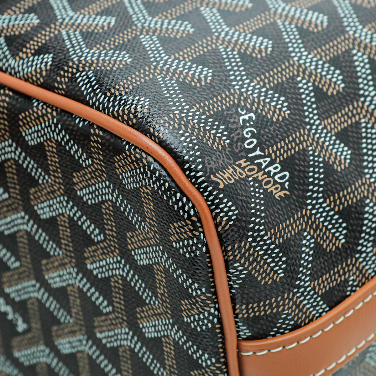 Goyard Bicolor Capetien MM Messenger Bag