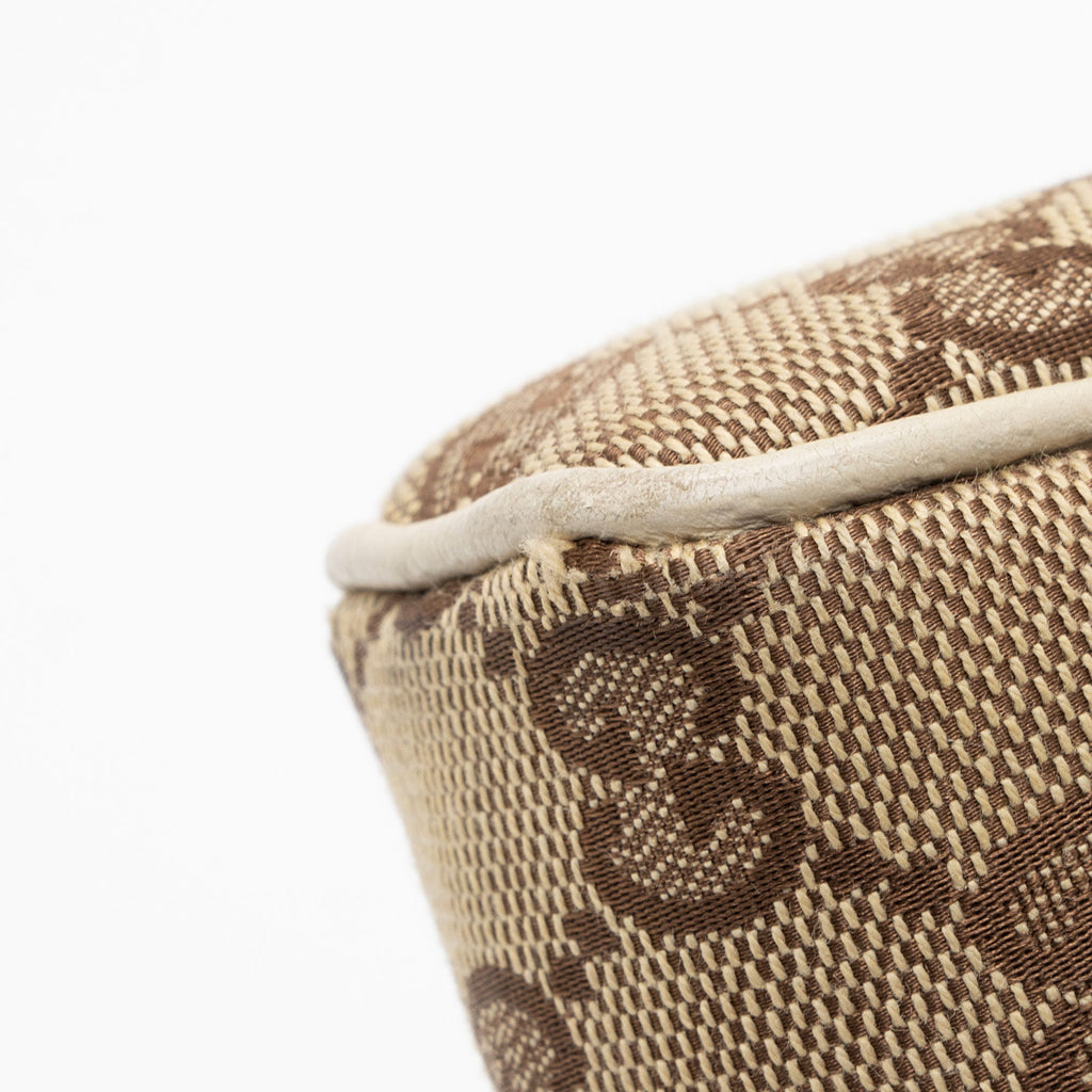 Gucci GG Canvas Abbey D Ring Pochette (SHF-1r8ajC)