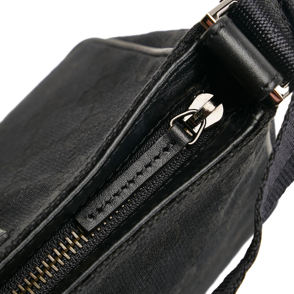 Gucci GG Canvas Baguette (SHG-34237)
