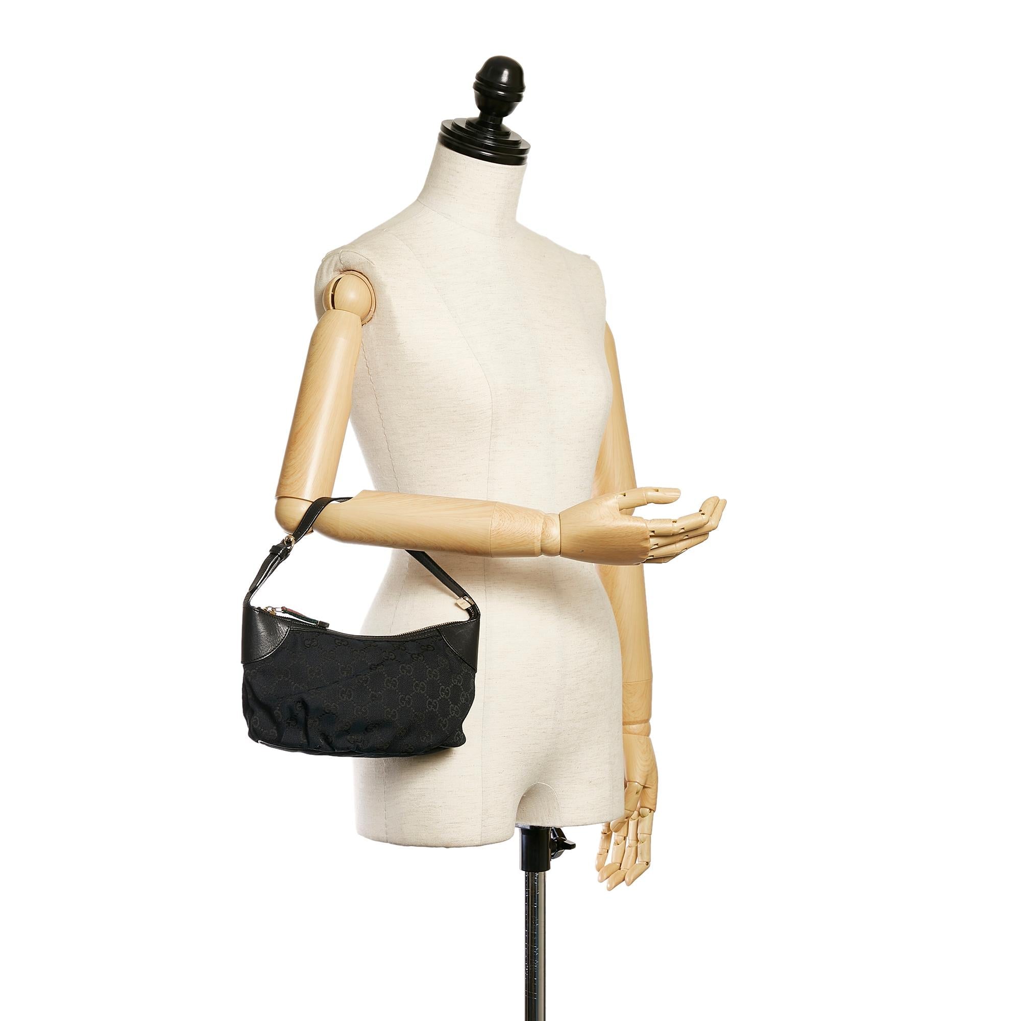 Gucci GG Canvas Baguette (SHG-34704)