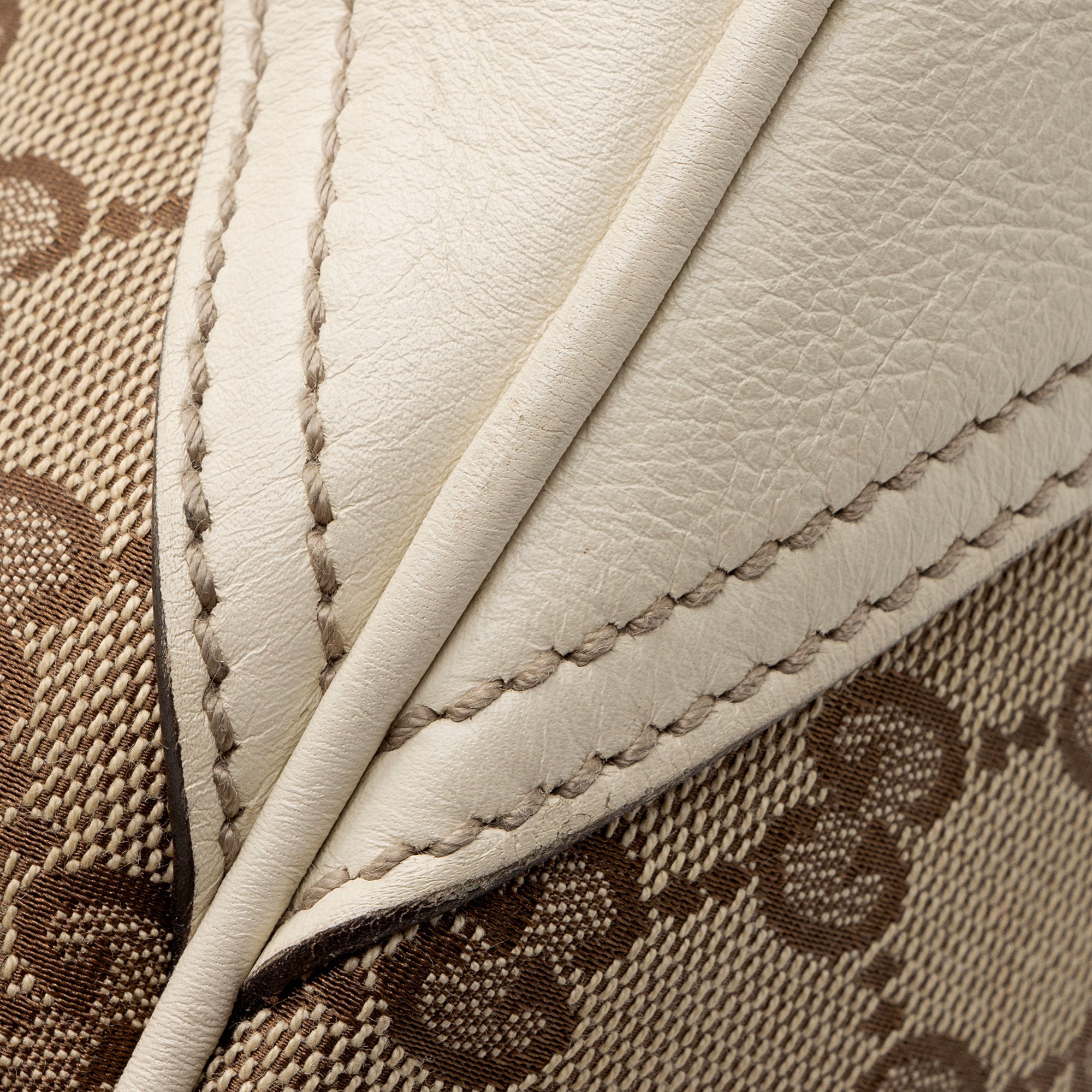 Gucci GG Canvas Britt Medium Hobo (SHF-puVAWm)