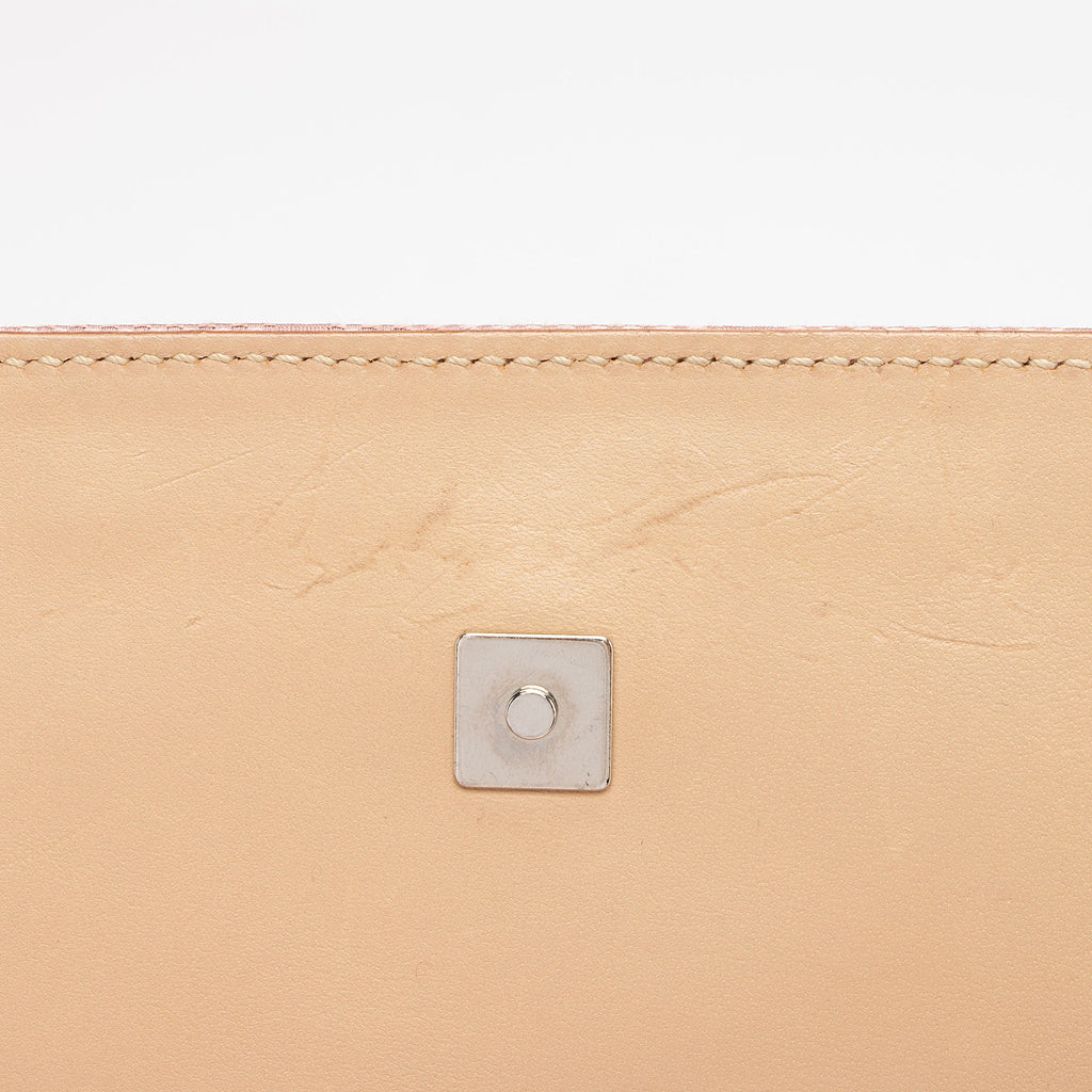 Gucci GG Canvas Charm Pochette Flap Bag (SHF-SXf0FO)