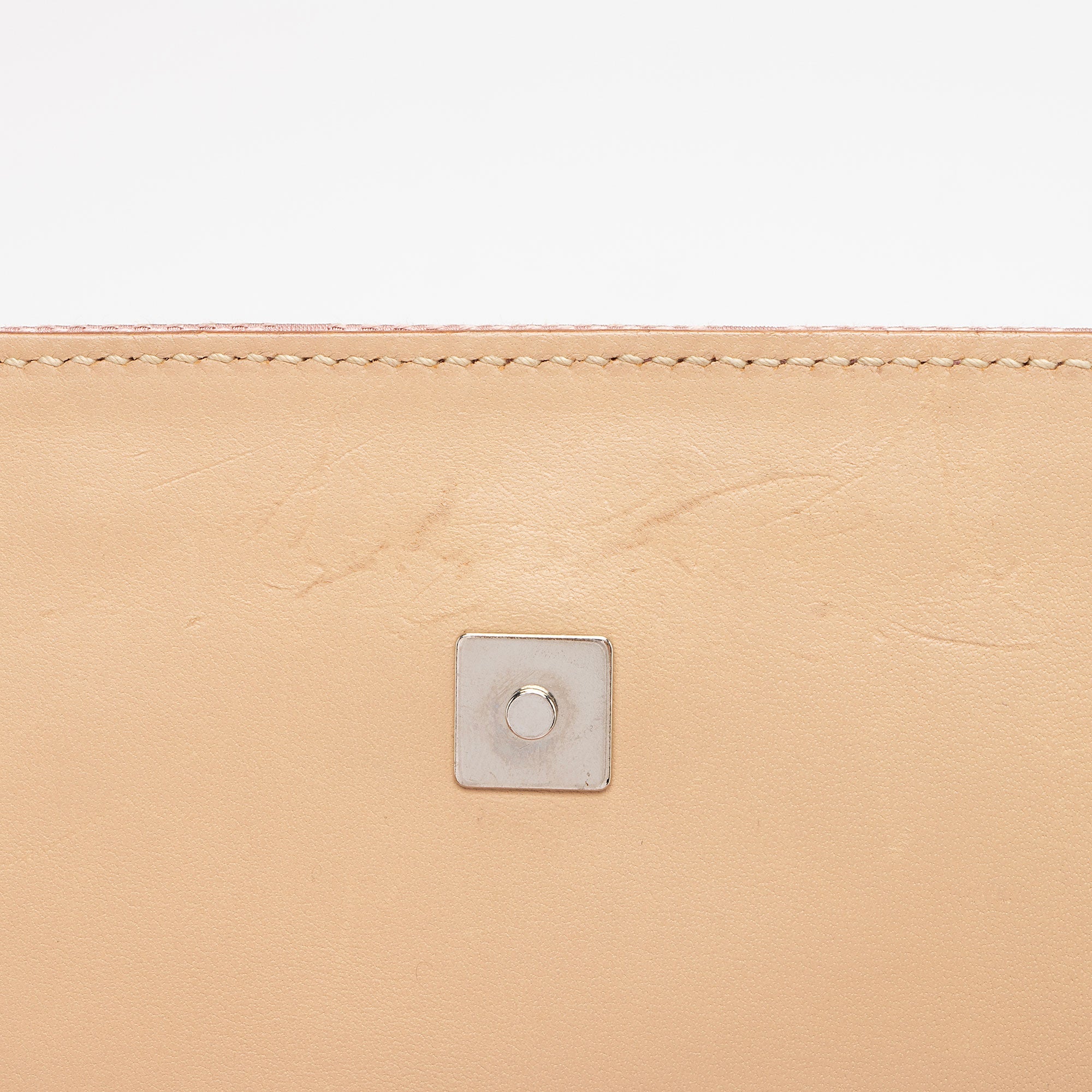 Gucci GG Canvas Charm Pochette Flap Bag (SHF-SXf0FO)