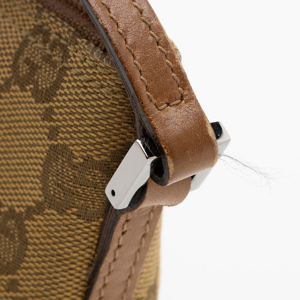 Gucci GG Canvas Classic Pochette (SHF-3v5l8V)