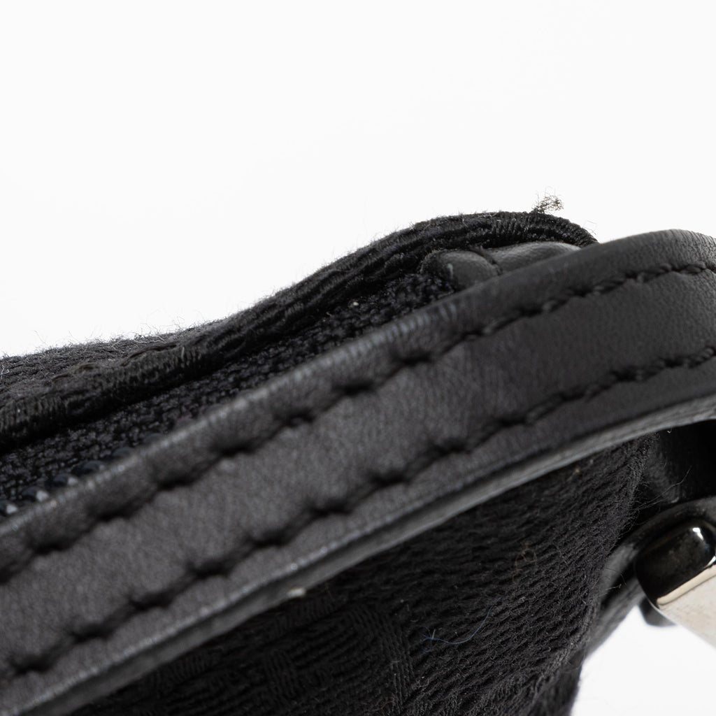 Gucci GG Canvas Classic Pochette (SHF-cCuOk2)