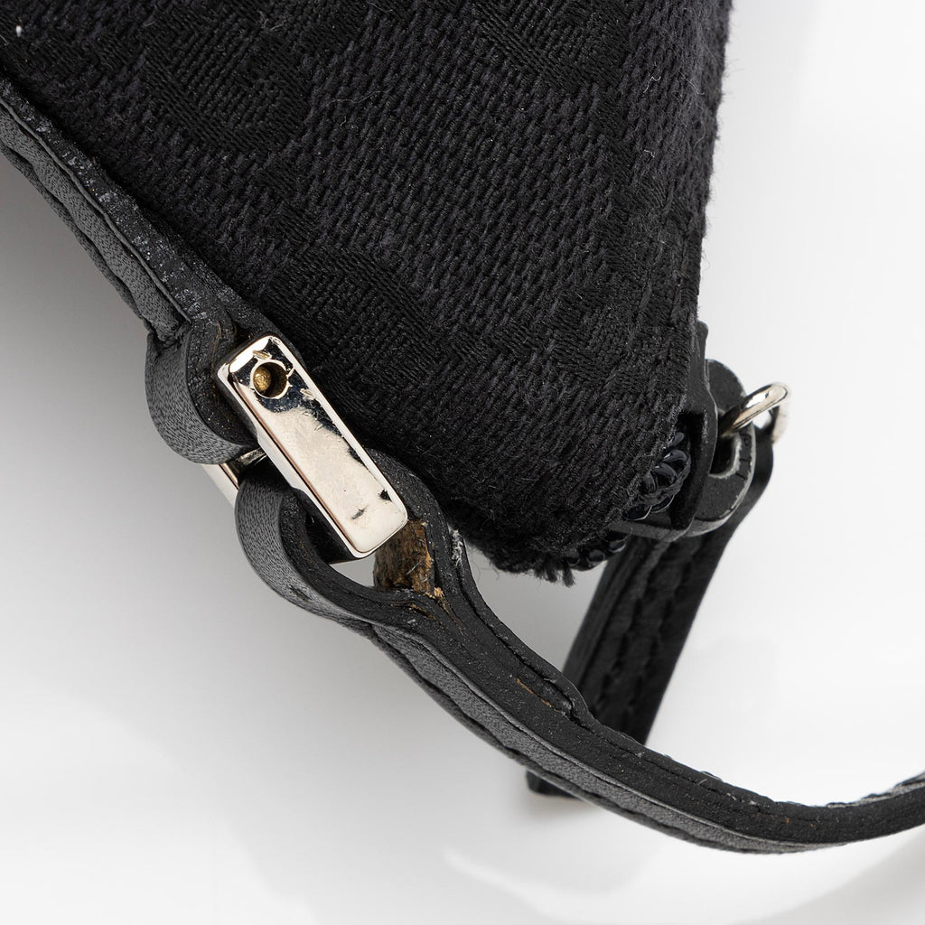 Gucci GG Canvas Classic Pochette (SHF-cCuOk2)