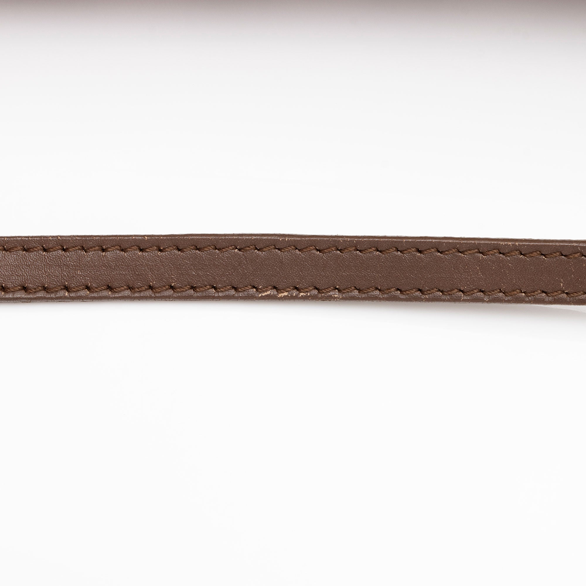 Gucci GG Canvas Classic Pochette (SHF-yWvmJf)