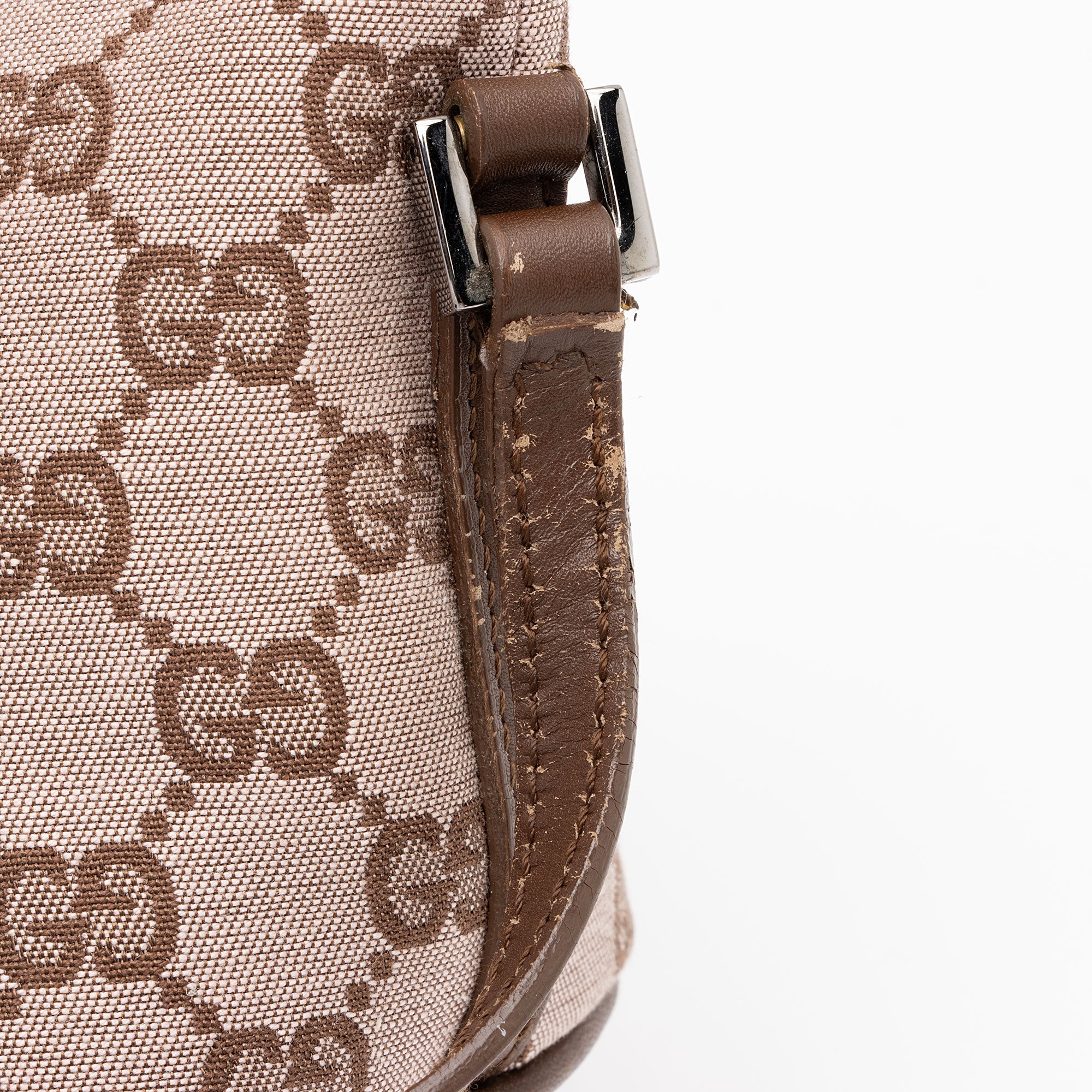 Gucci GG Canvas Classic Pochette (SHF-yWvmJf)