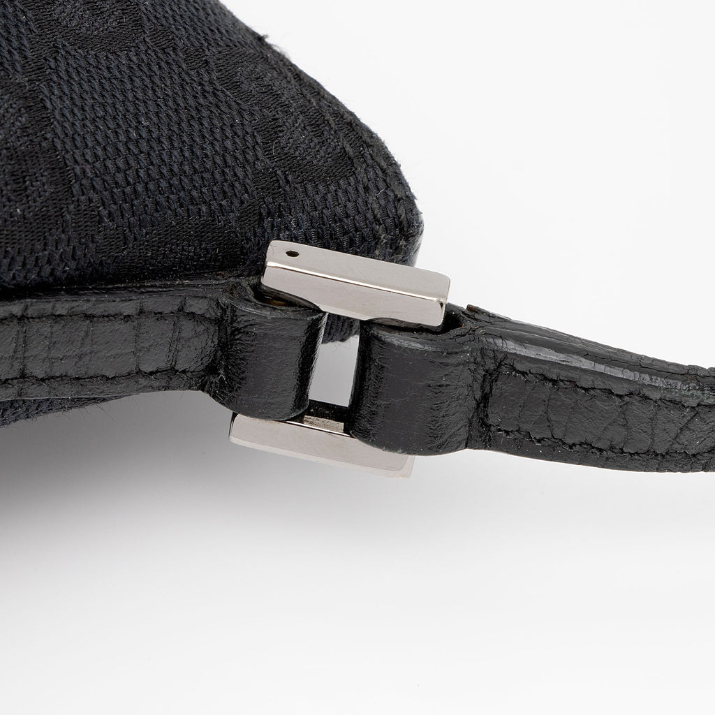 Gucci GG Canvas Classic Pochette (SHF-8YZvvs)