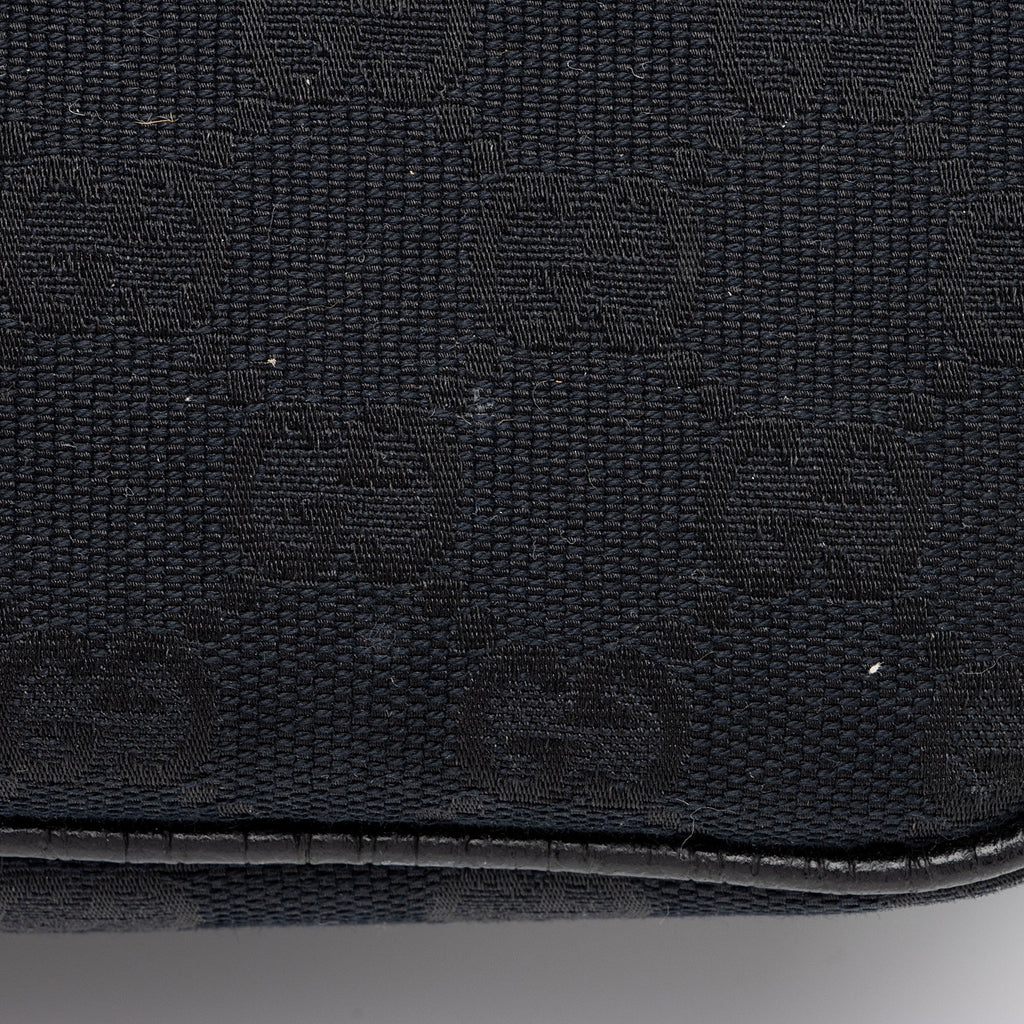 Gucci GG Canvas Classic Pochette (SHF-8YZvvs)