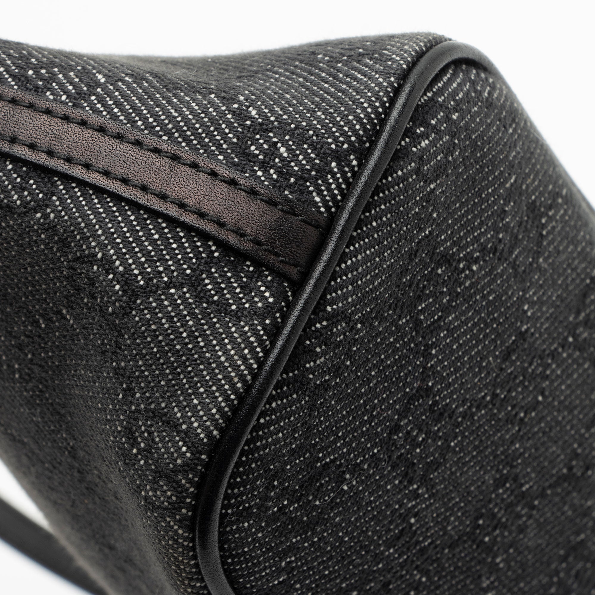 Gucci GG Canvas Classic Pochette (SHF-op4Oel)