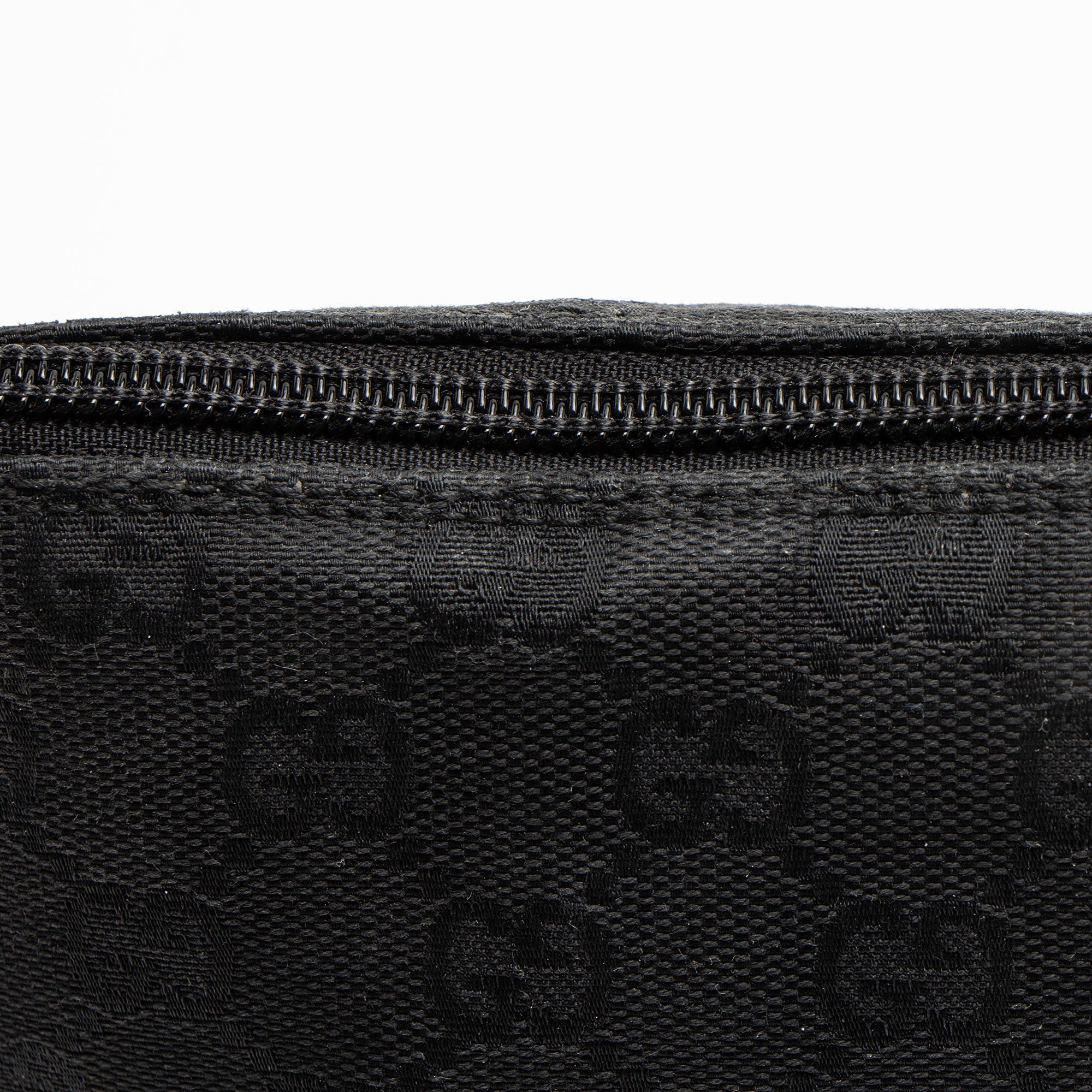 Gucci GG Canvas Classic Pochette