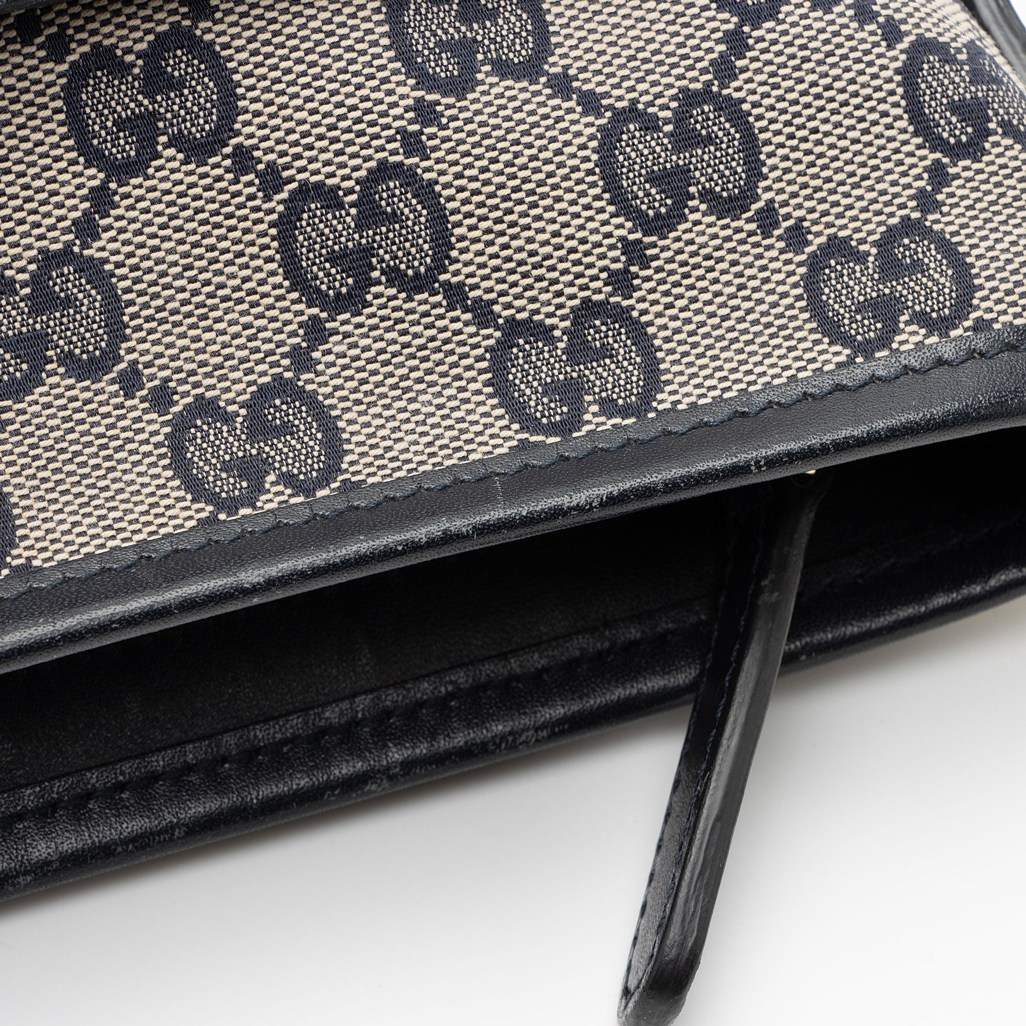 Gucci GG Canvas Classic Web Messenger