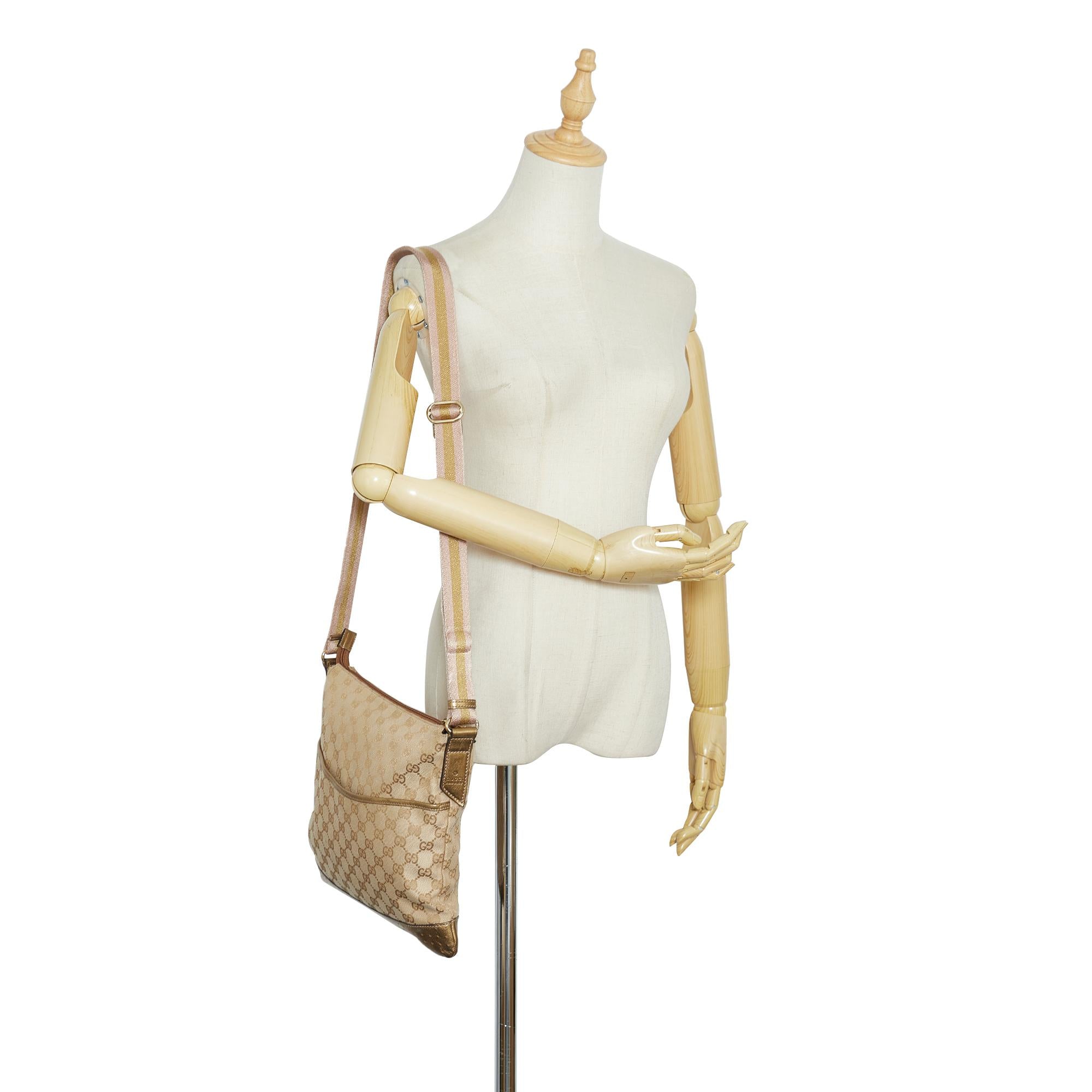 Gucci GG Canvas Crossbody Bag (SHG-am6vgN)