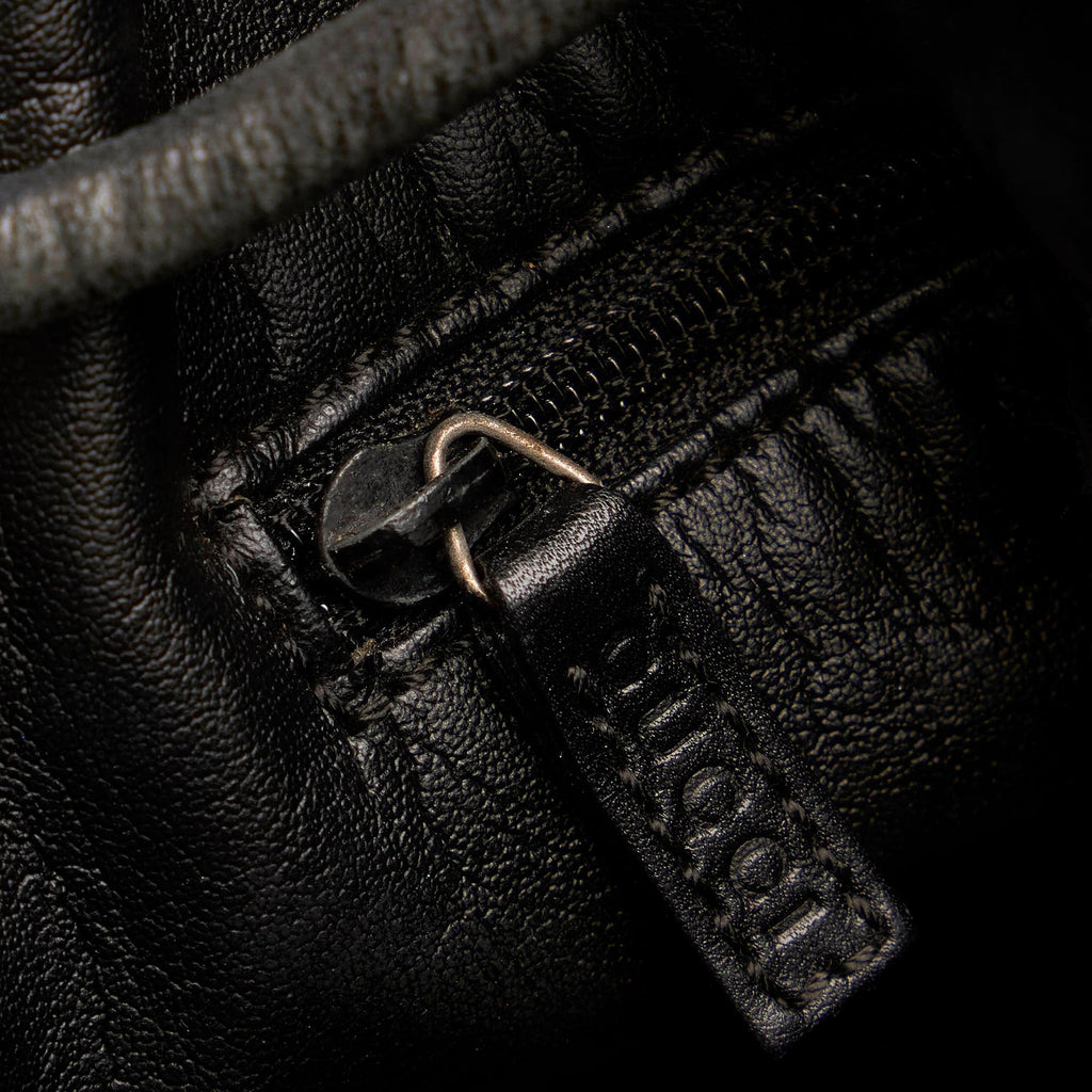 Gucci GG Canvas Drawstring Shoulder Bag (SHG-32073)
