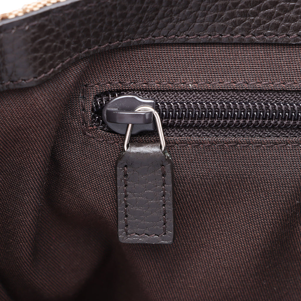 Gucci GG Canvas Flap Messenger Bag (SHF-1QqxVk)