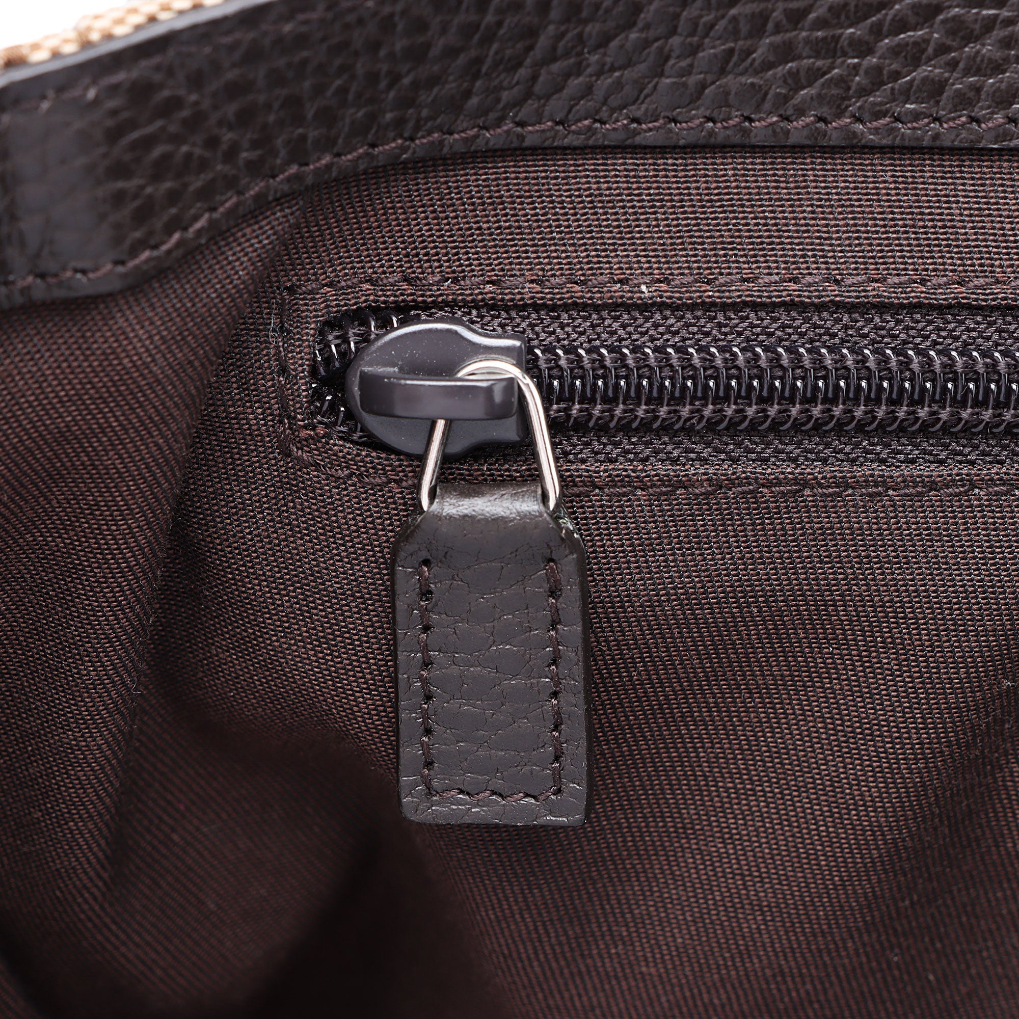 Gucci GG Canvas Flap Messenger Bag (SHF-1QqxVk)