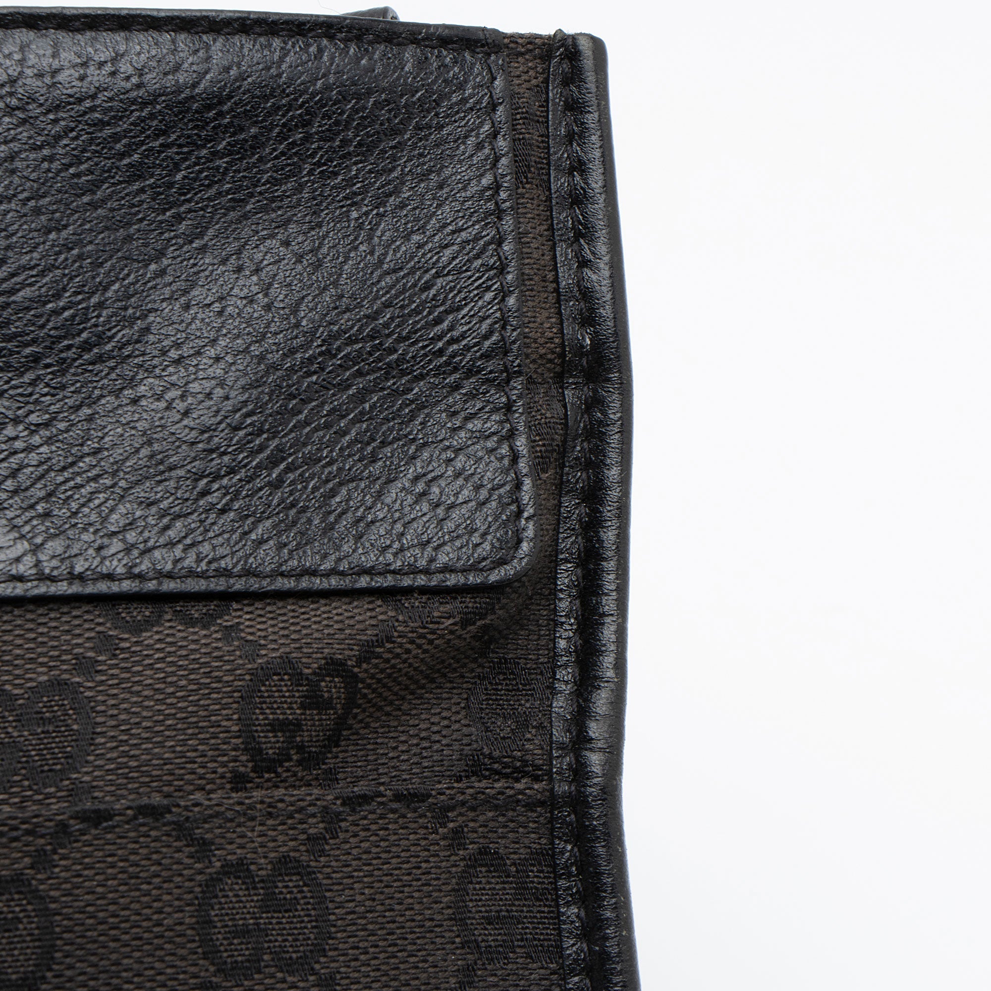 Gucci GG Canvas Flat Messenger (SHF-Br9CH5)
