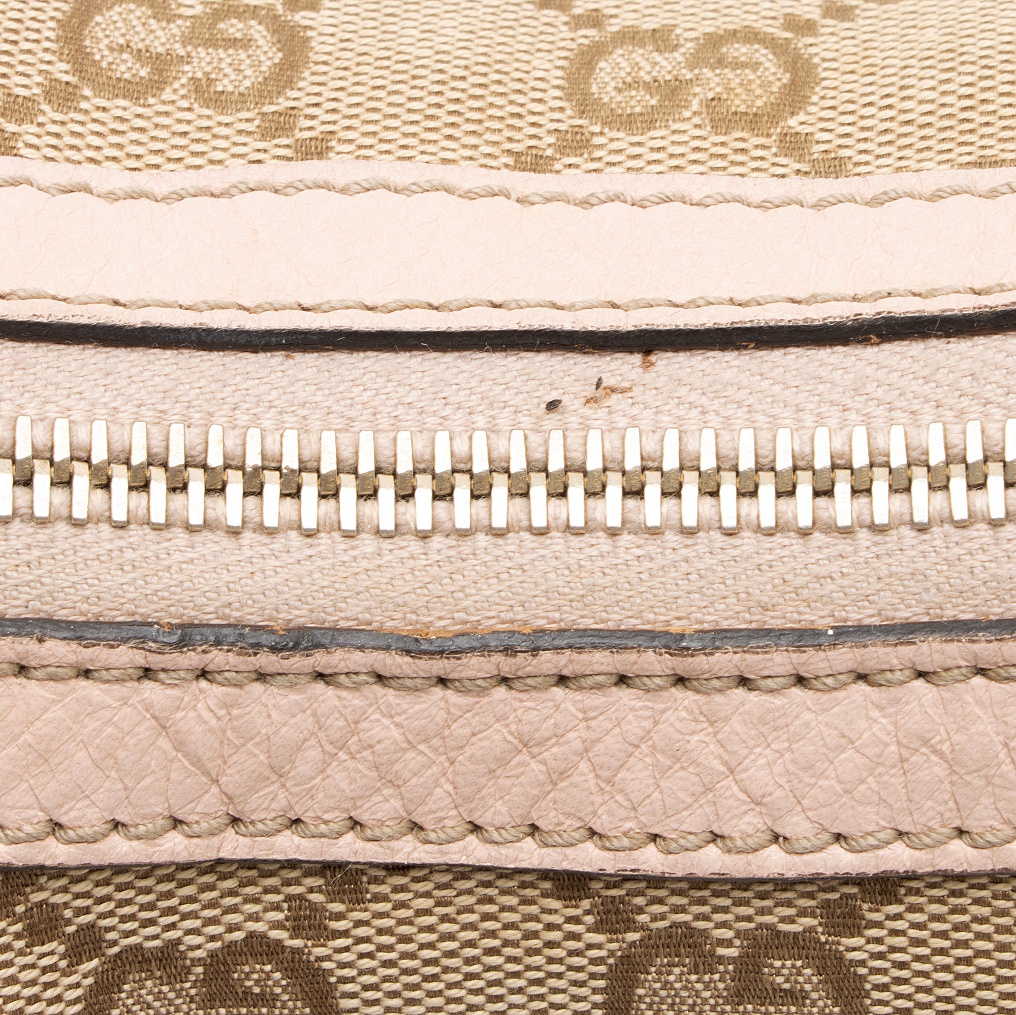Gucci GG Canvas Half Moon Medium Messenger Bag (SHF-3lgdQ3)