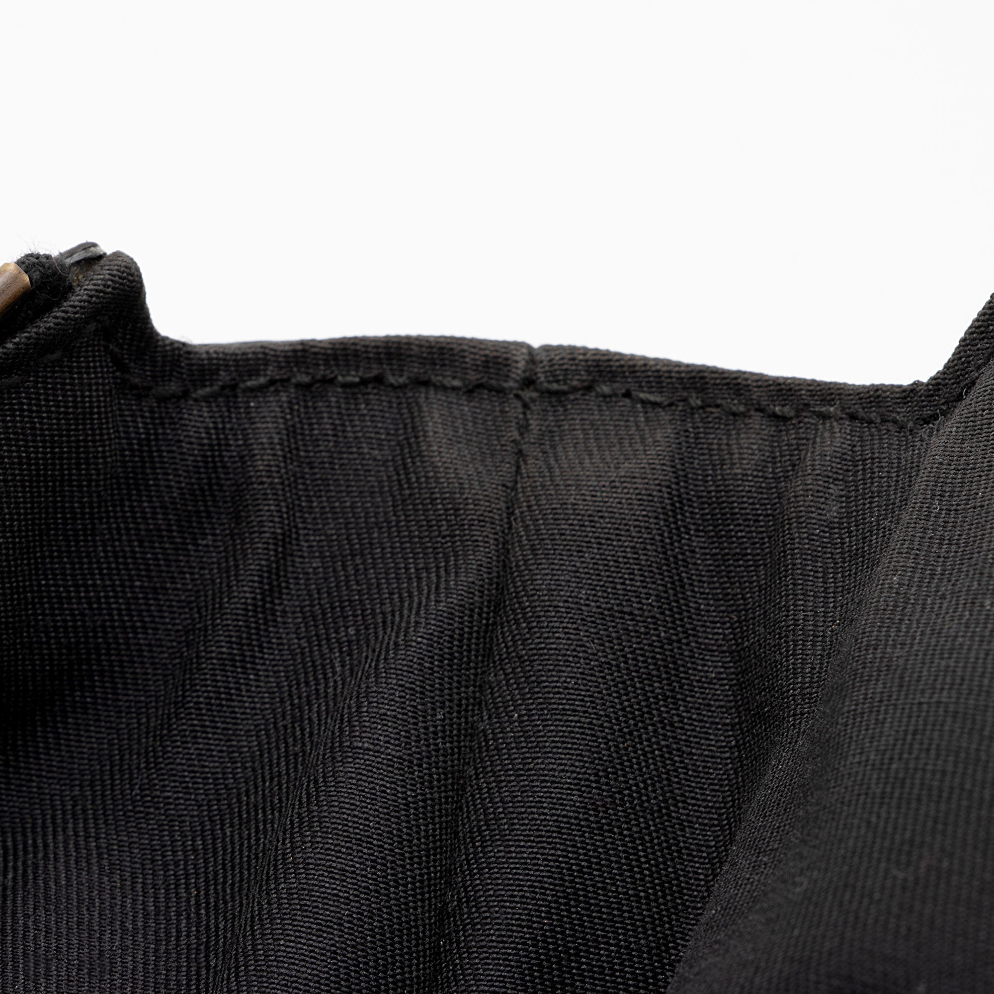 Gucci GG Canvas Half Moon Medium Messenger Bag (SHF-aTmqfv)