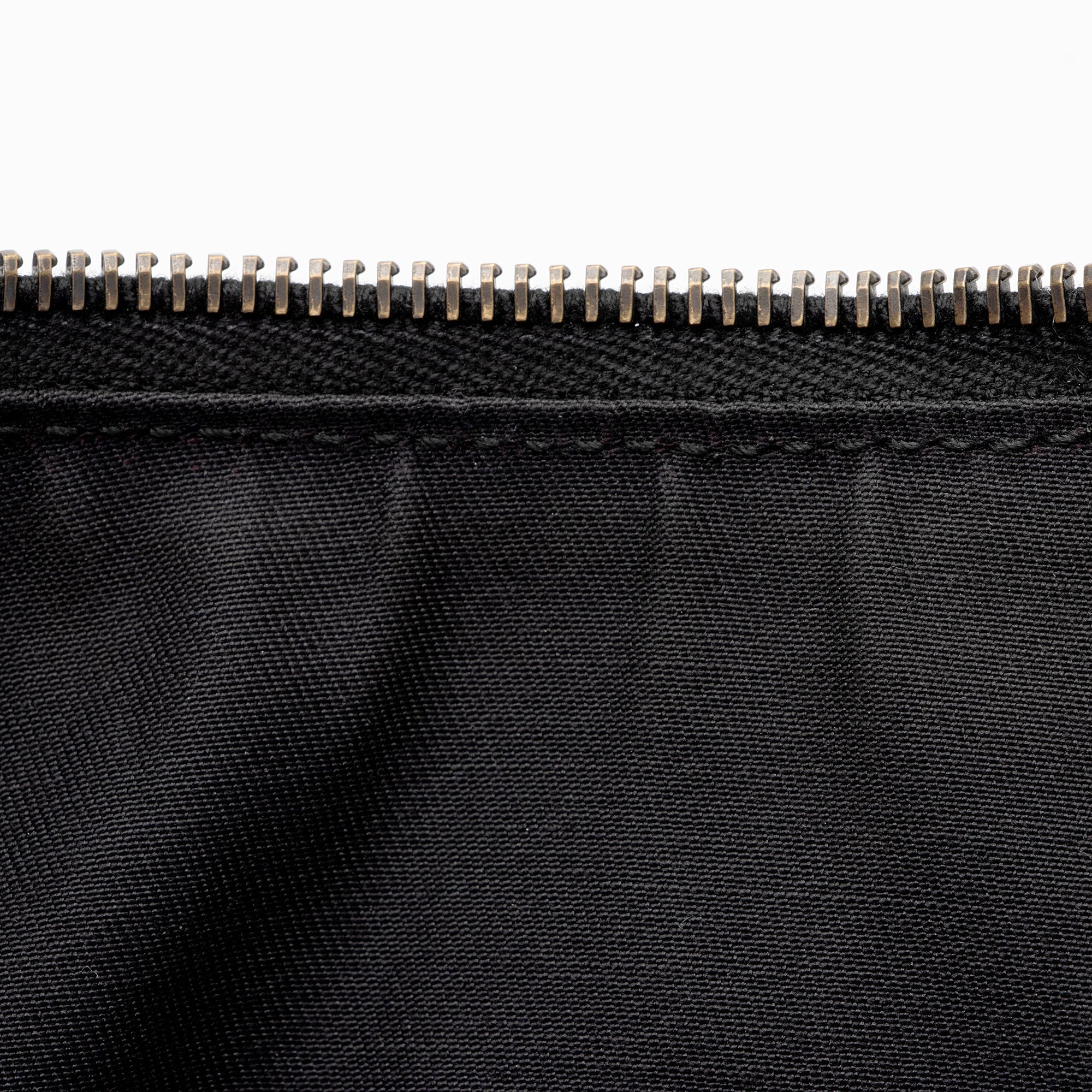 Gucci GG Canvas Half Moon Medium Messenger Bag (SHF-aTmqfv)