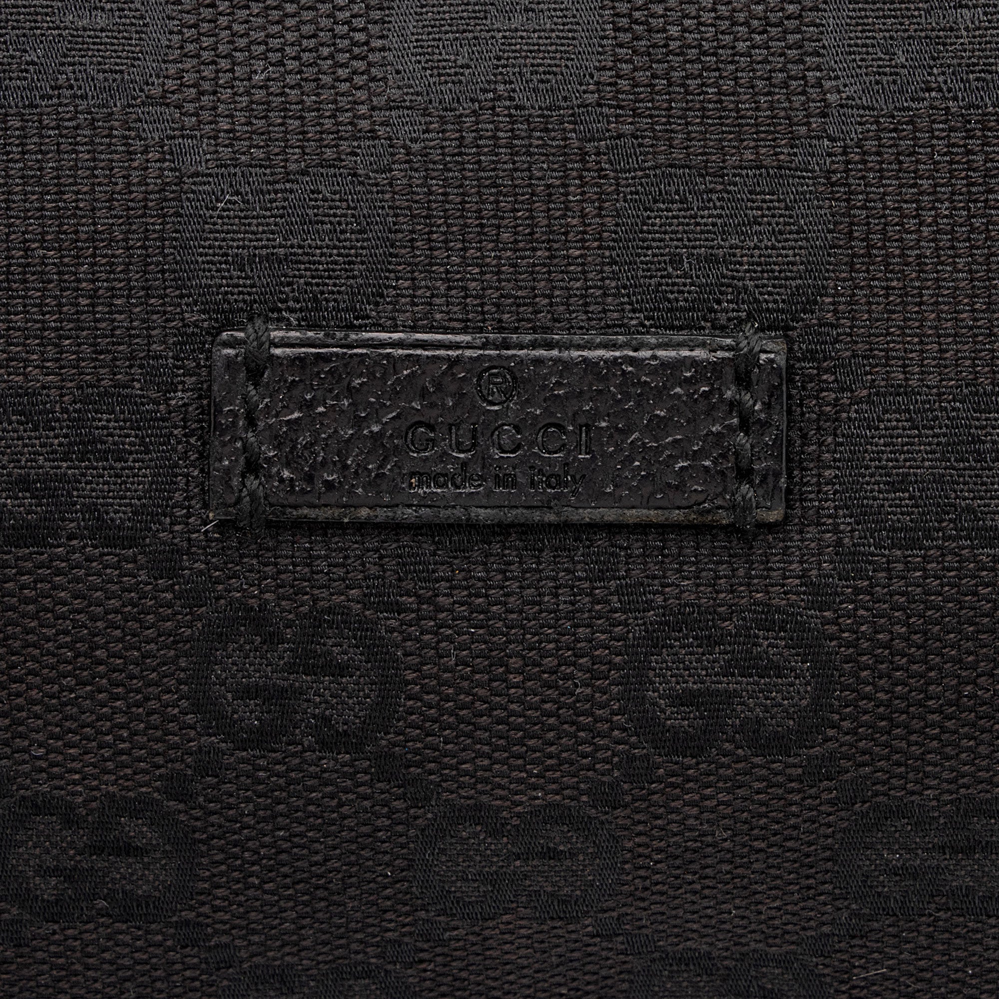 Gucci GG Canvas Half Moon Medium Messenger Bag (SHF-aTmqfv)