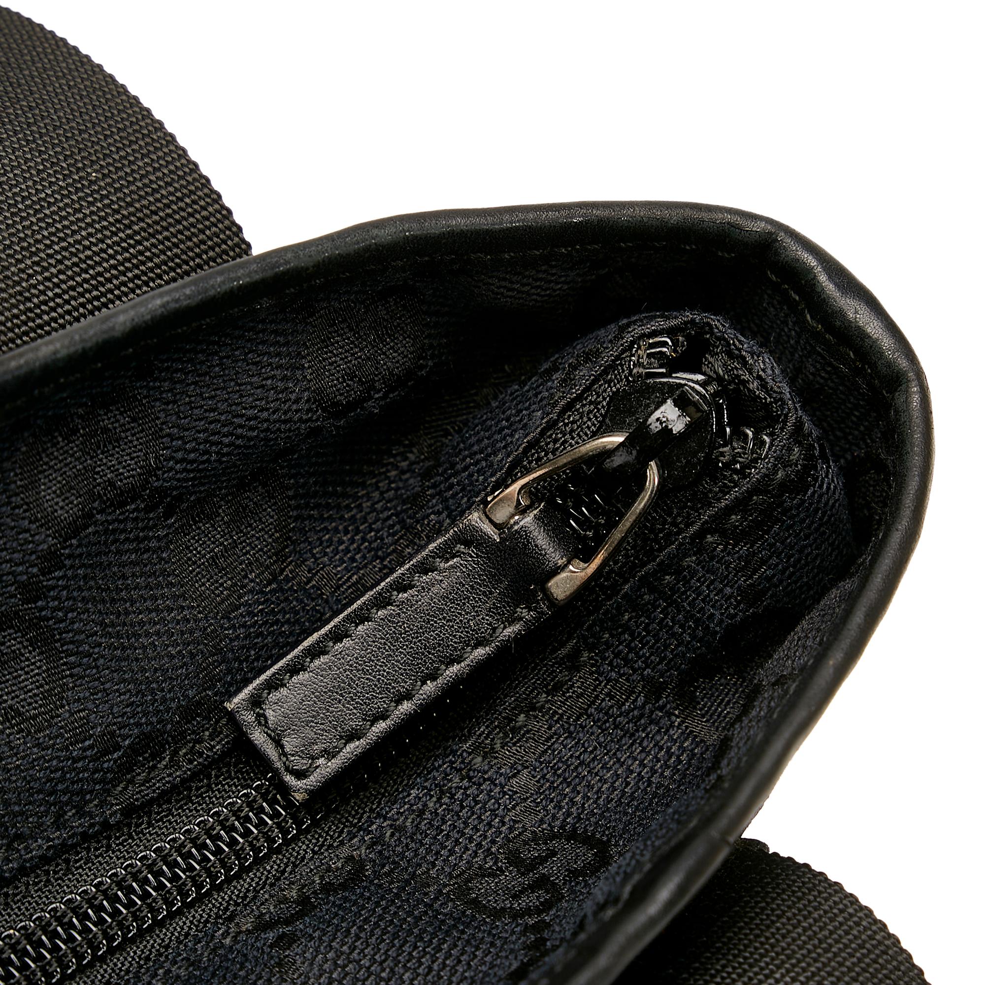 Gucci GG Canvas Handbag (SHG-C7LTka)
