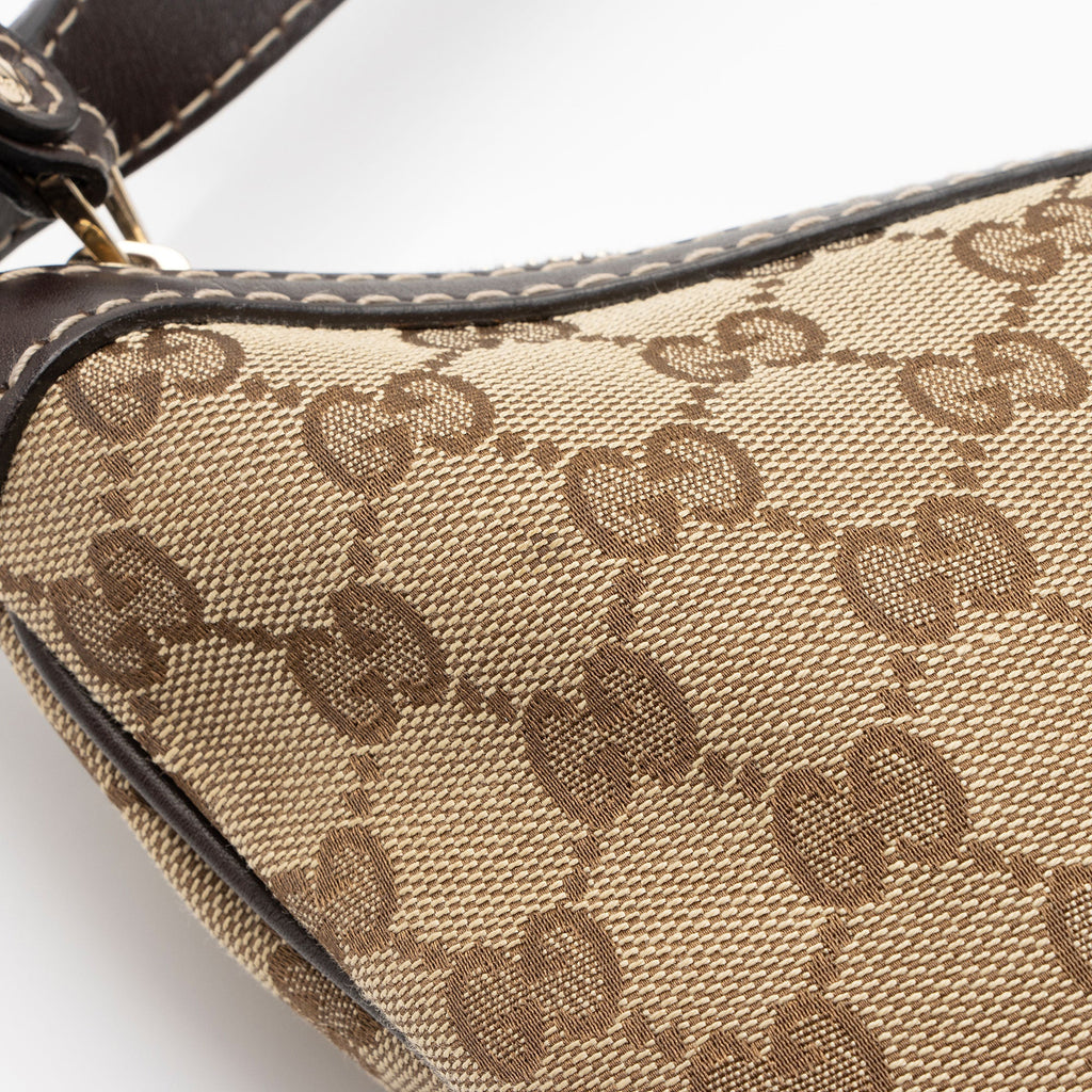 Gucci GG Canvas Interlocking Heart Crossbody Bag (SHF-2gSnDY)
