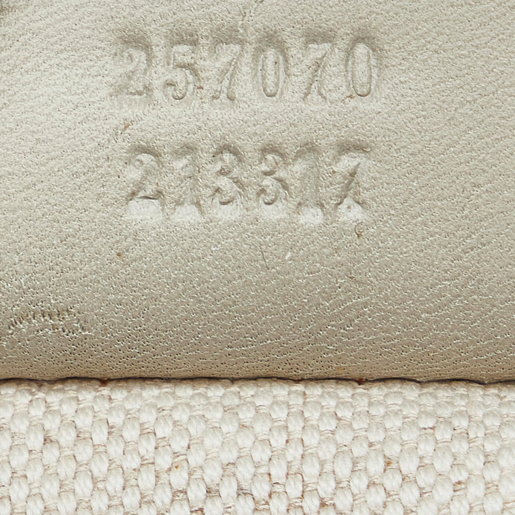 Gucci GG Canvas Lovely Heart Hobo (SHG-SnfJQ9)