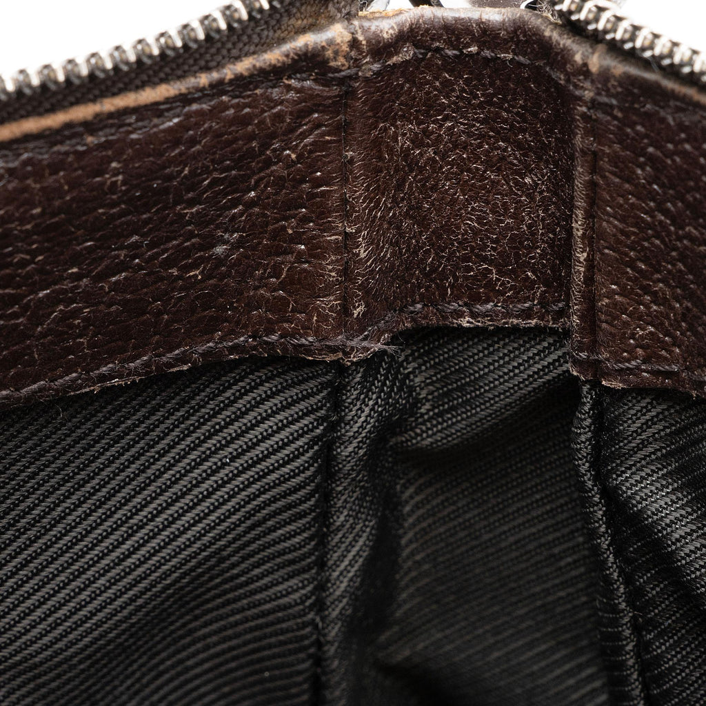 Gucci GG Canvas Medium Messenger Bag (SHF-xVfo2X)